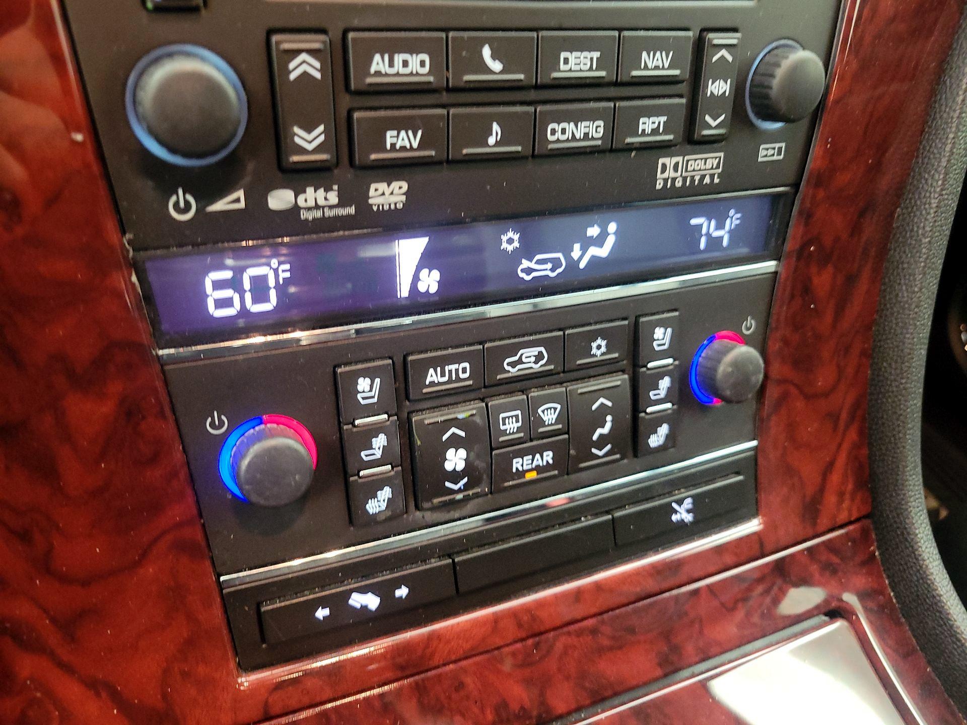 Thumbnail: 2014 Cadillac Escalade - 16