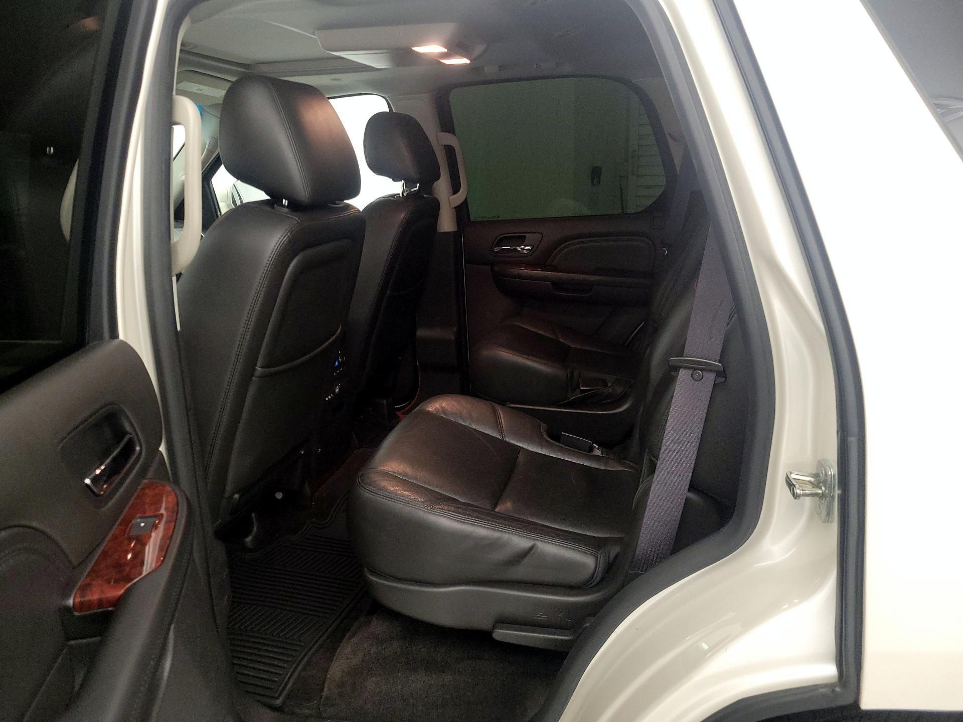 Thumbnail: 2014 Cadillac Escalade - 18