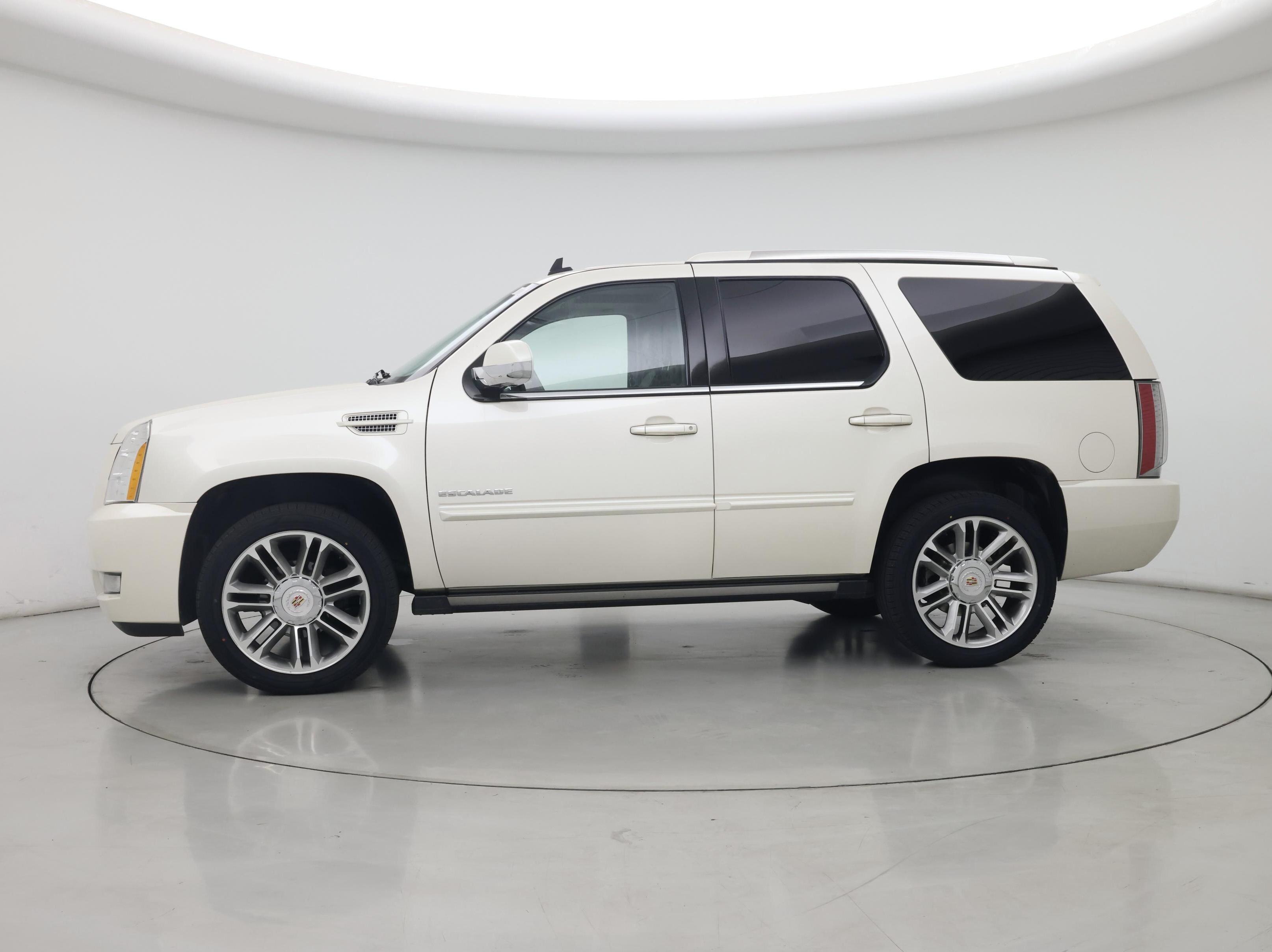 Thumbnail: 2014 Cadillac Escalade - 3