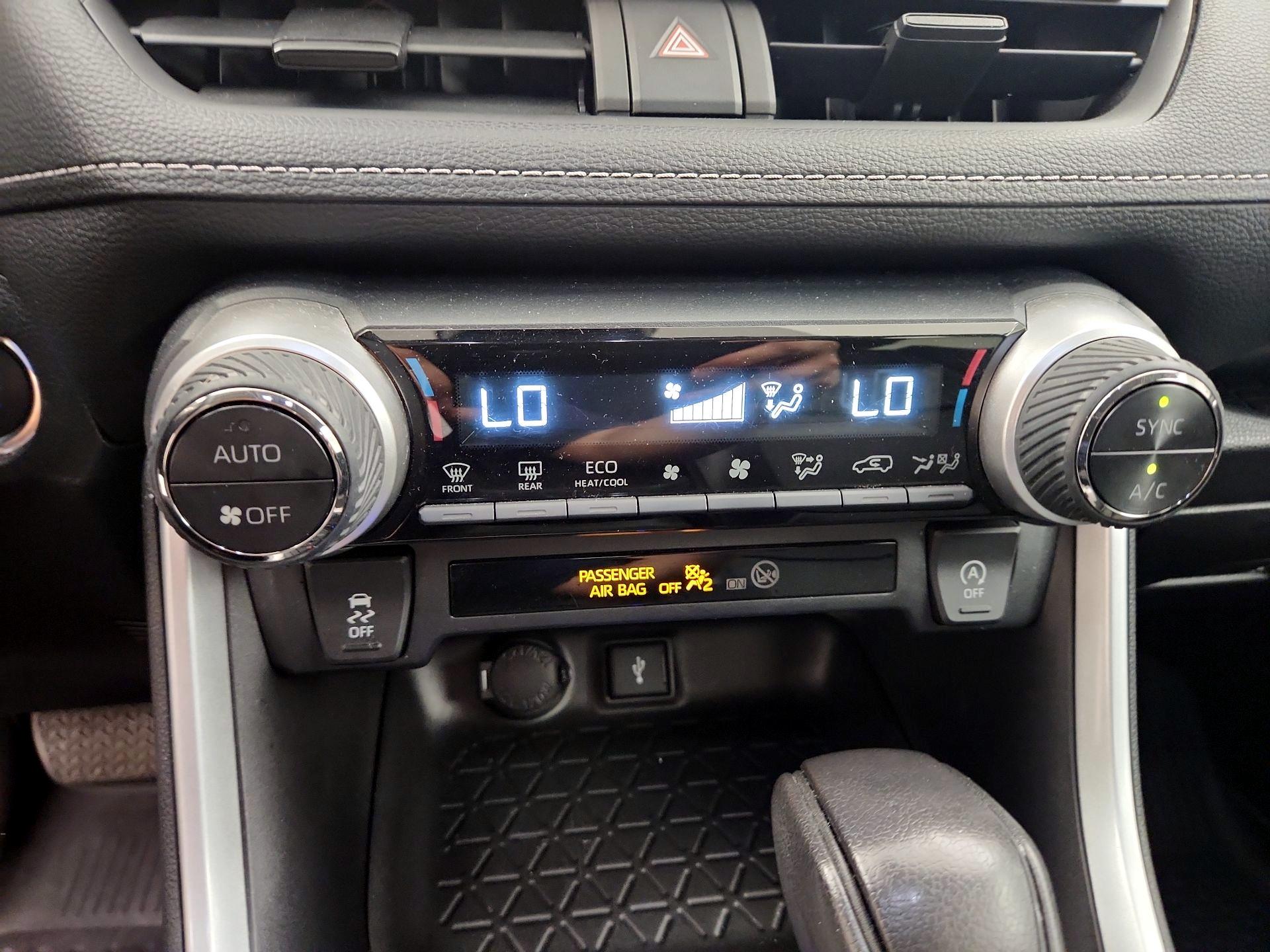 Thumbnail: 2022 Toyota RAV4 - 16
