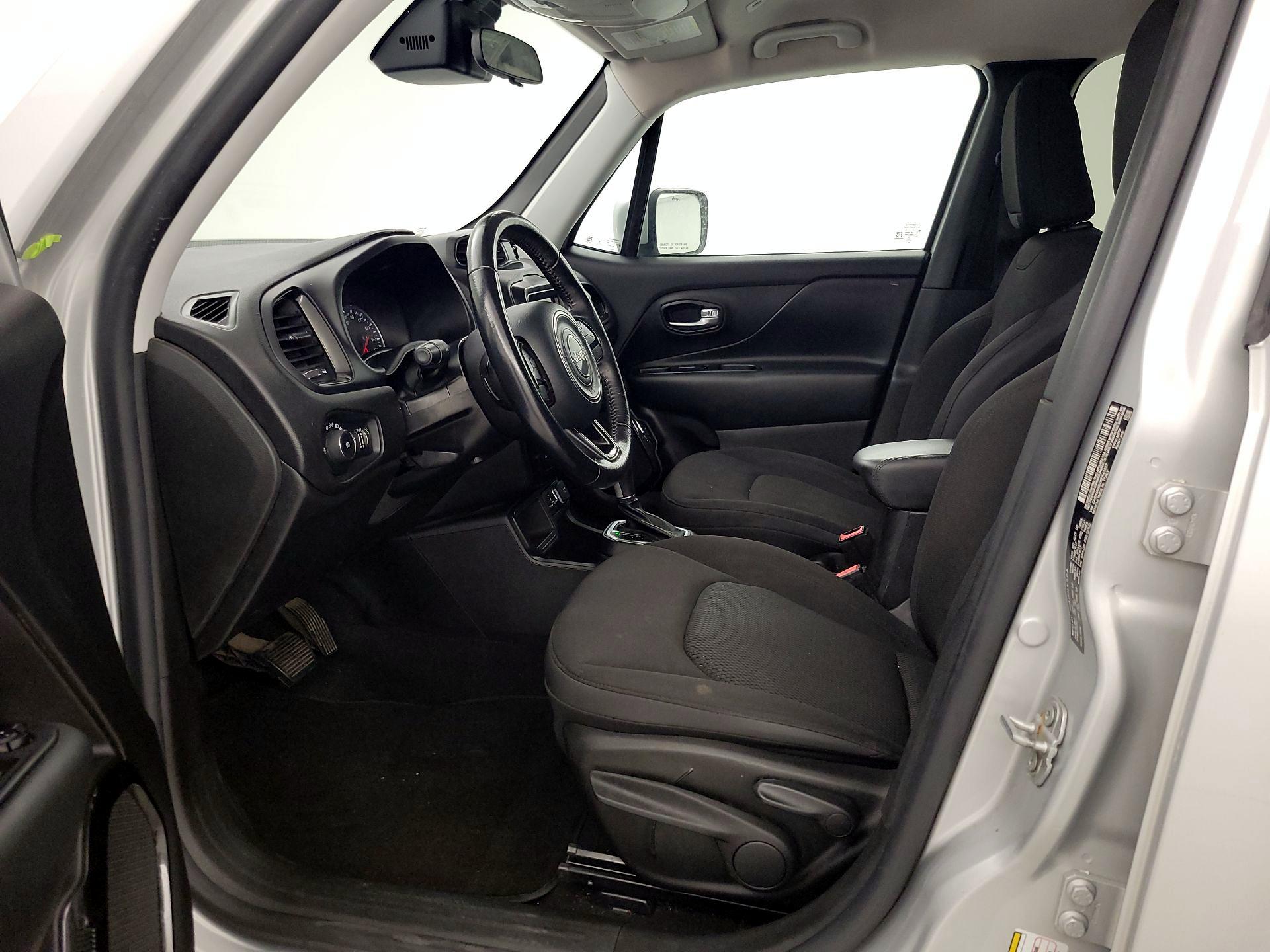 Thumbnail: 2019 Jeep Renegade - 11