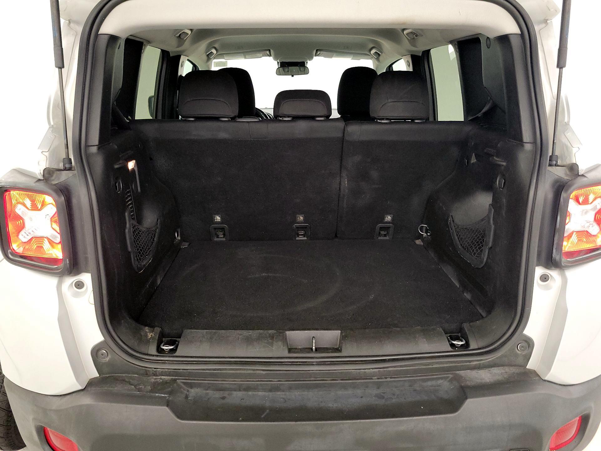 Thumbnail: 2019 Jeep Renegade - 20