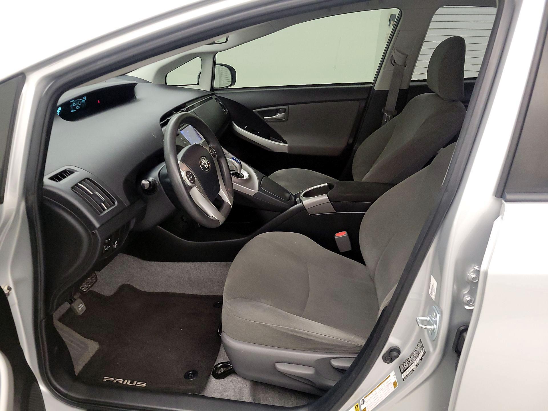 Thumbnail: 2015 Toyota Prius - 11