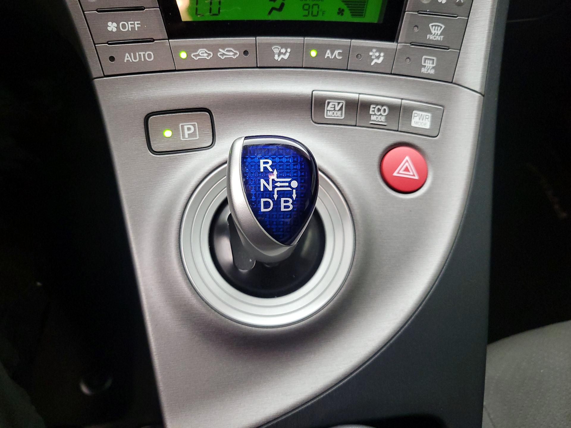 Thumbnail: 2015 Toyota Prius - 17
