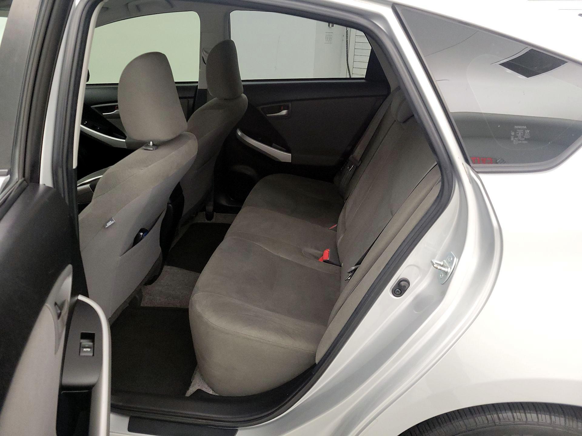 Thumbnail: 2015 Toyota Prius - 18