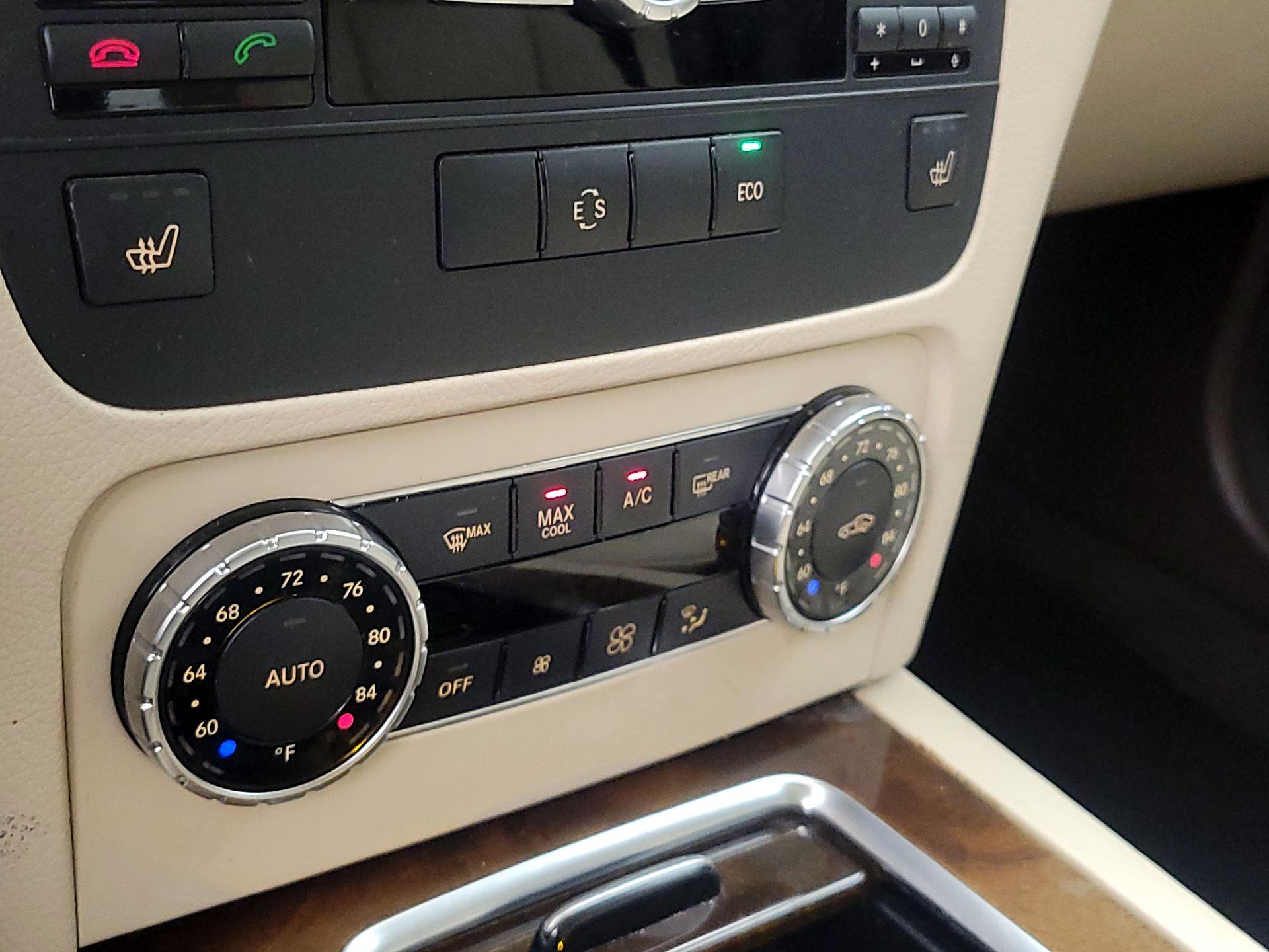 Thumbnail: 2015 Mercedes-Benz GLK - 17