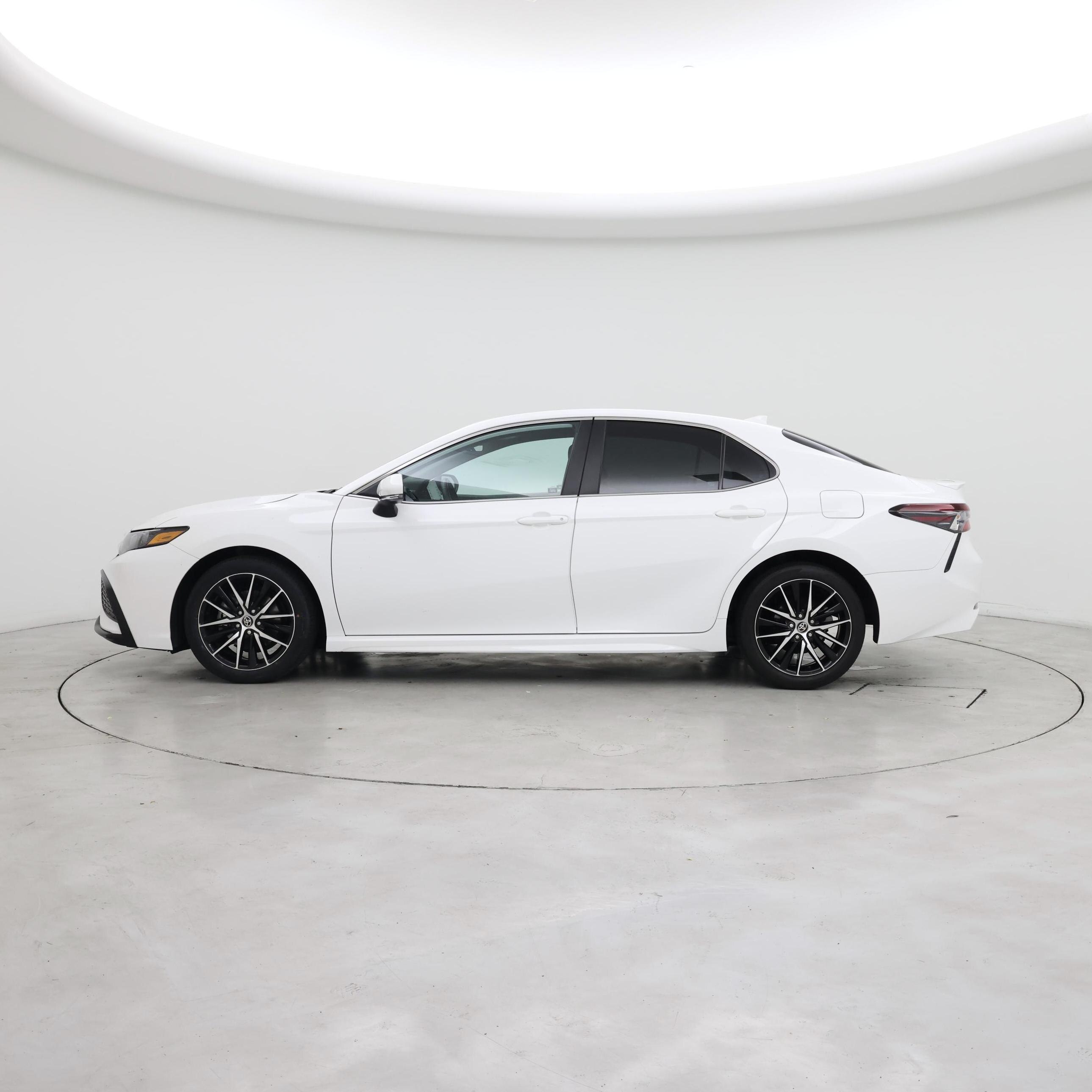 Thumbnail: 2024 Toyota Camry - 3