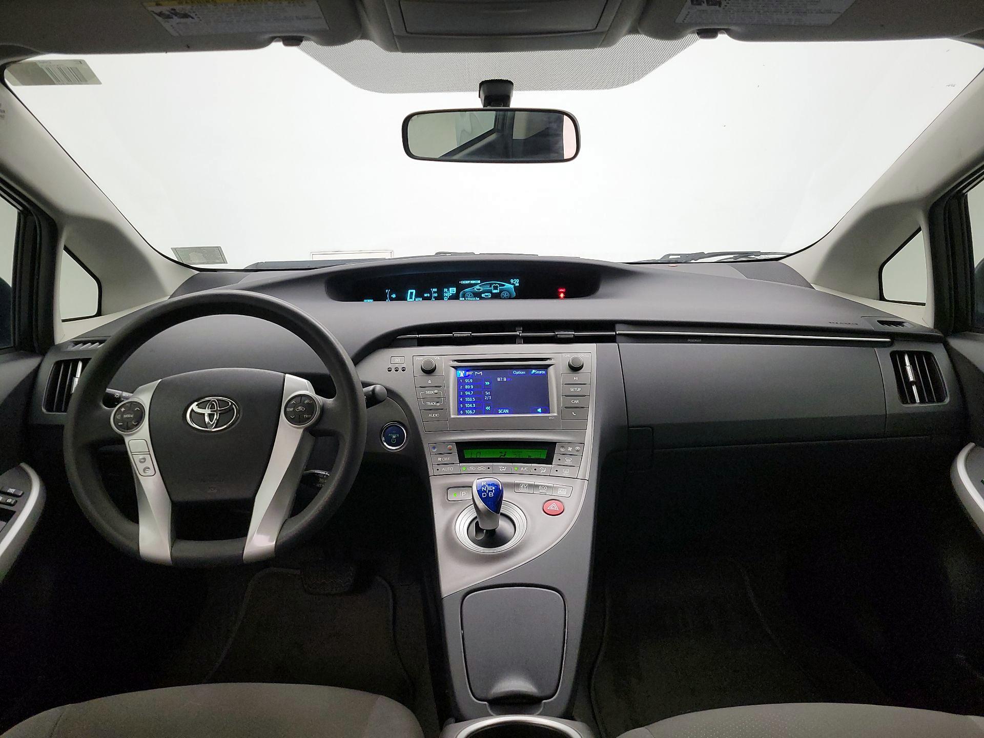 Thumbnail: 2013 Toyota Prius - 9