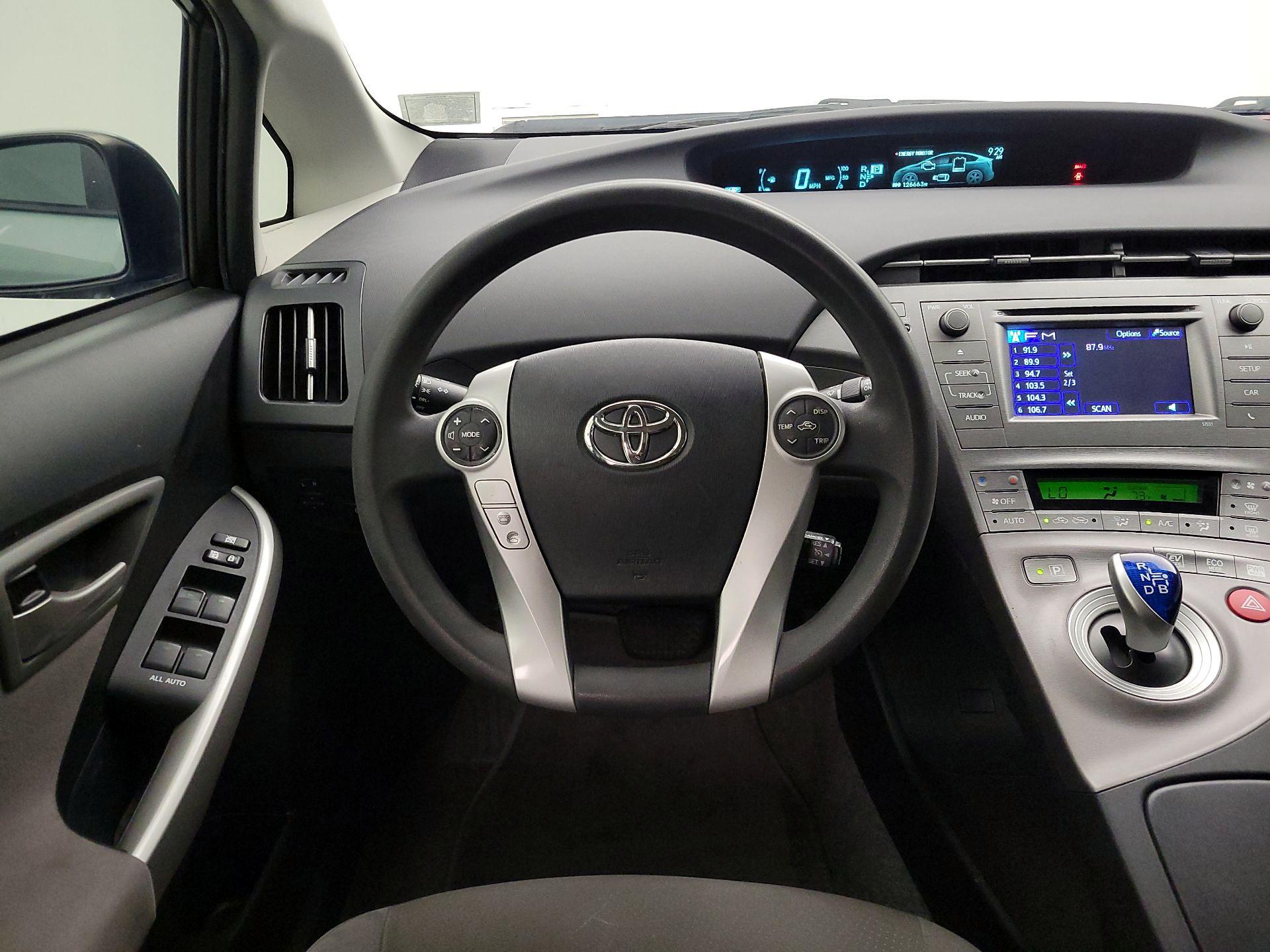 Thumbnail: 2013 Toyota Prius - 10