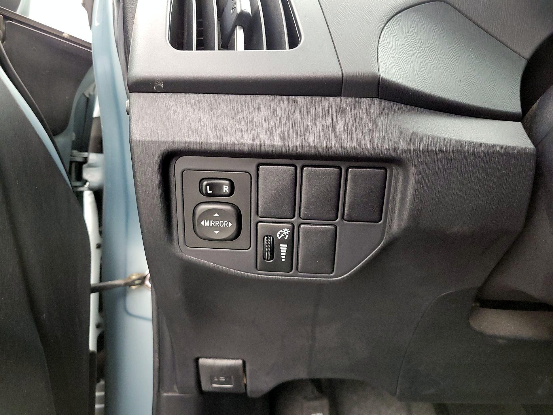 Thumbnail: 2013 Toyota Prius - 13
