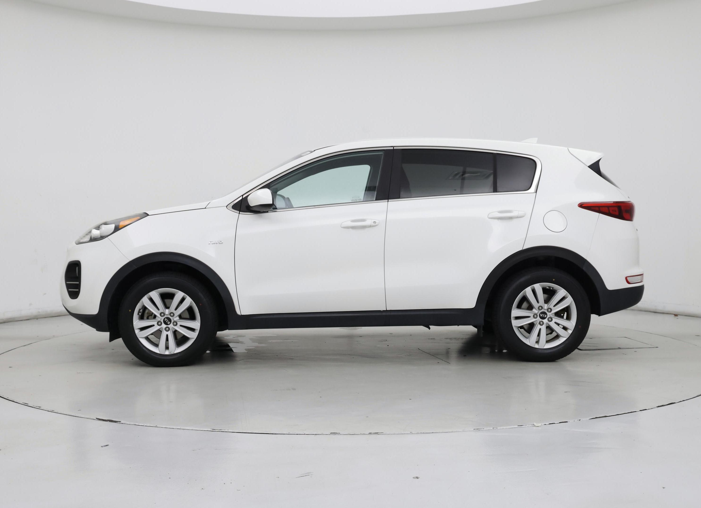 Thumbnail: 2019 Kia Sportage - 3