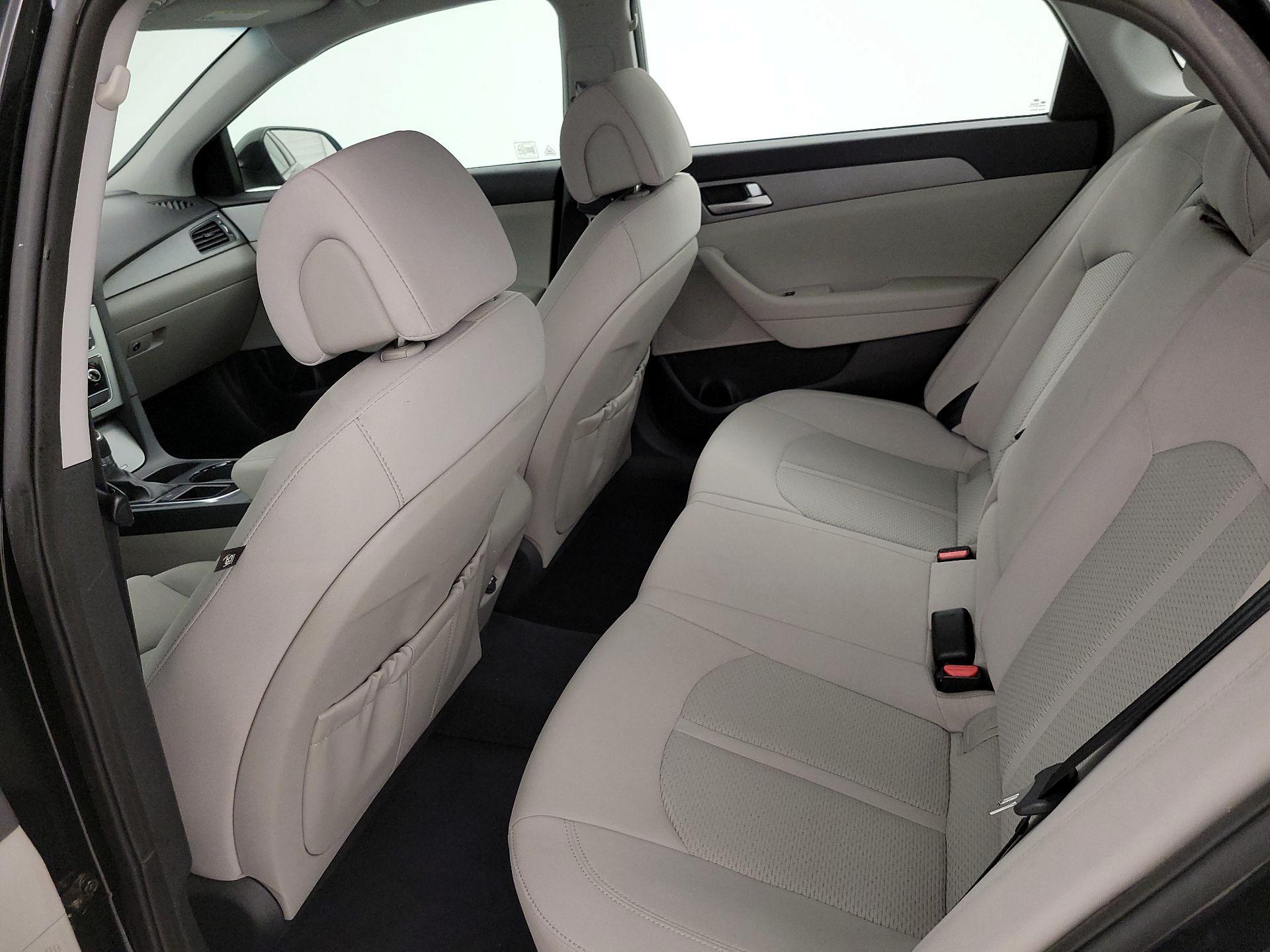 Thumbnail: 2016 Hyundai Sonata - 19