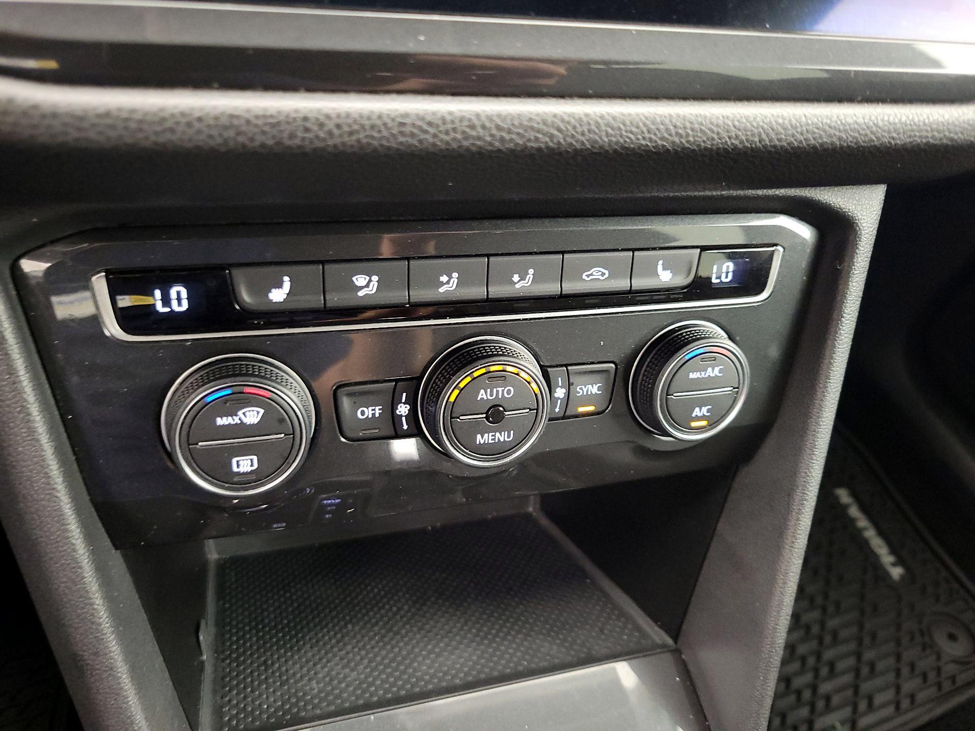 Thumbnail: 2019 Volkswagen Tiguan - 17