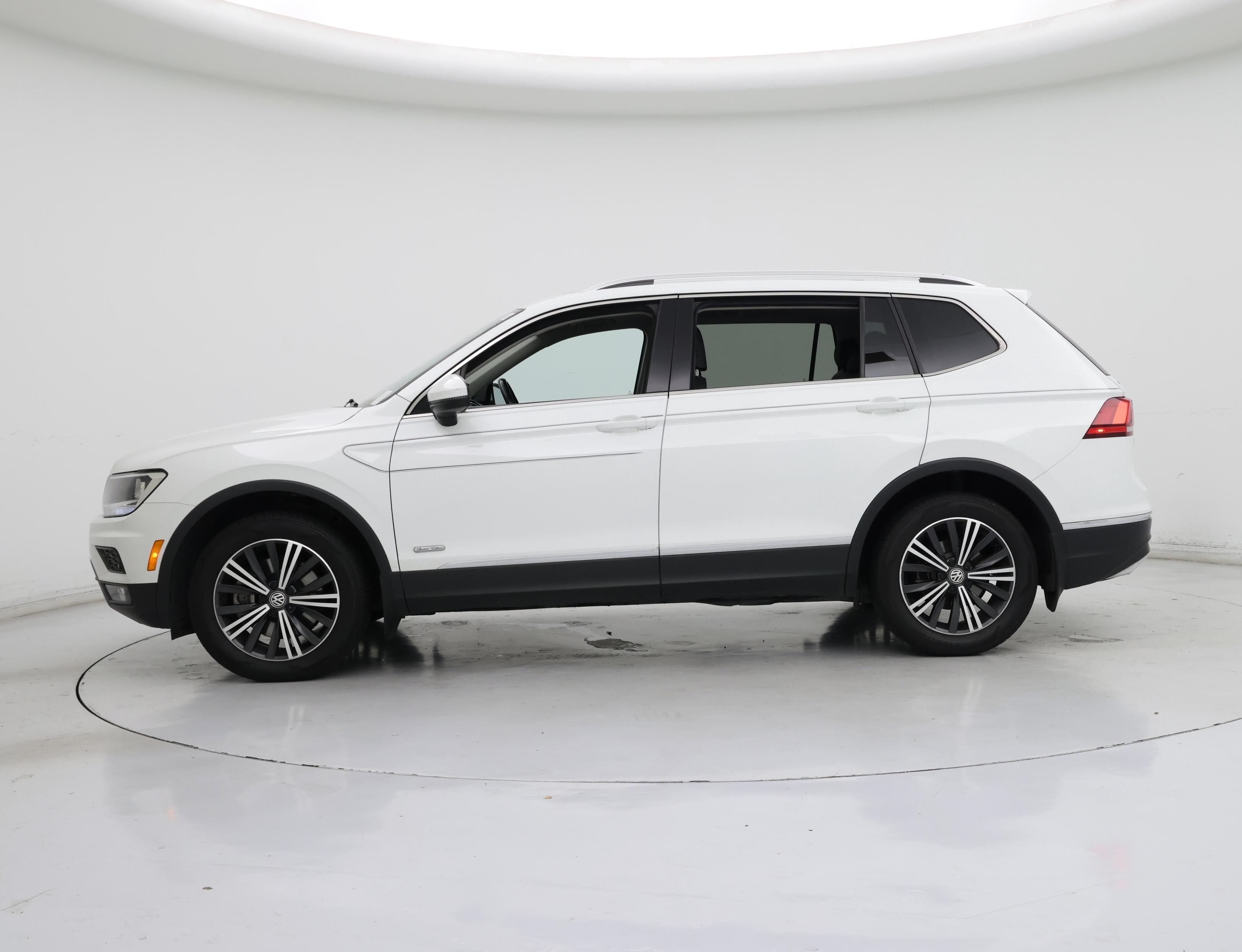 Thumbnail: 2019 Volkswagen Tiguan - 3