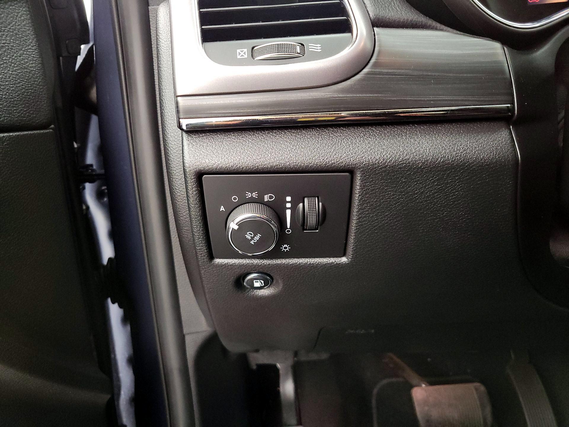 Thumbnail: 2019 Jeep Grand Cherokee - 13