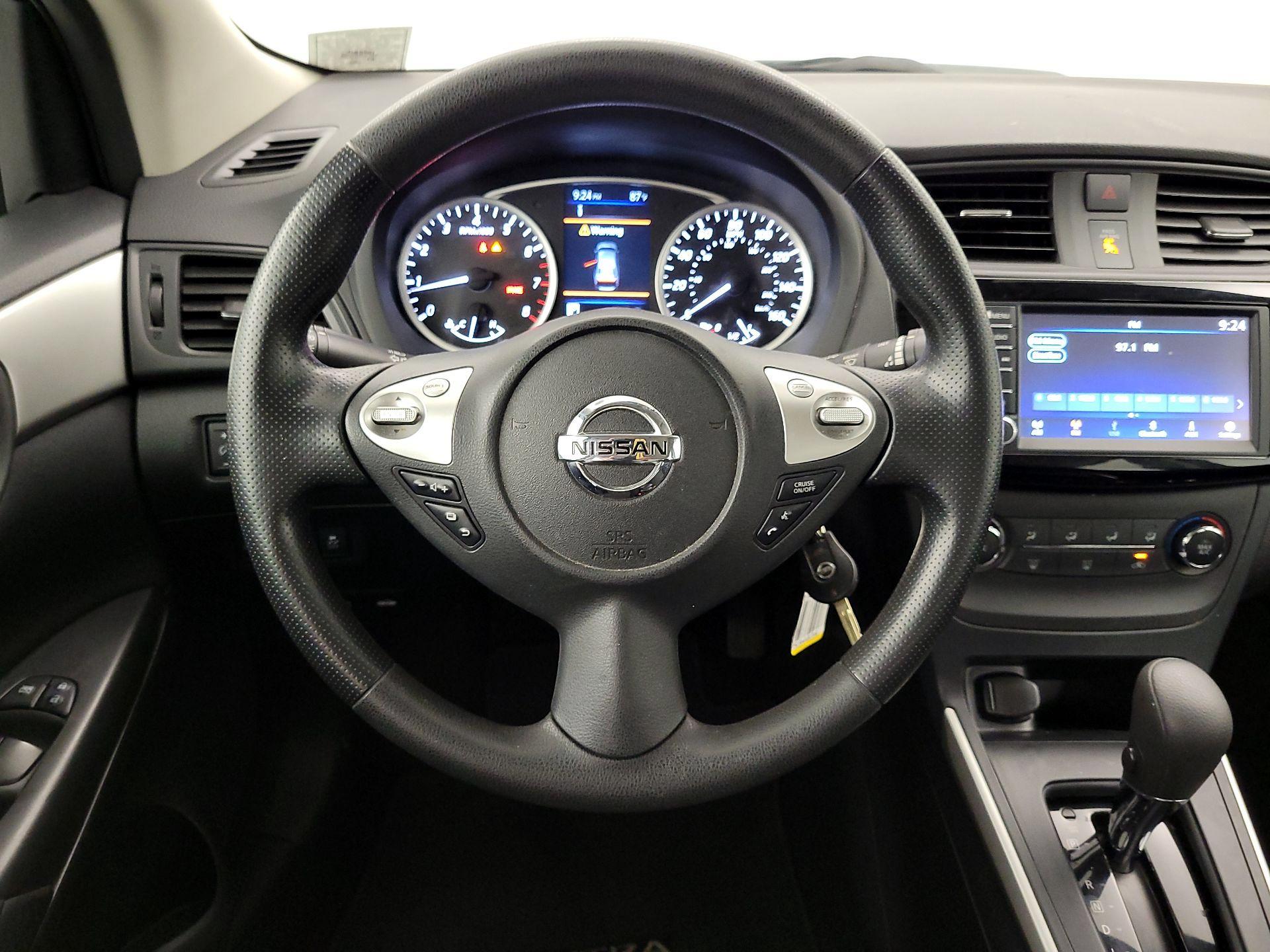 Thumbnail: 2019 Nissan Sentra - 10