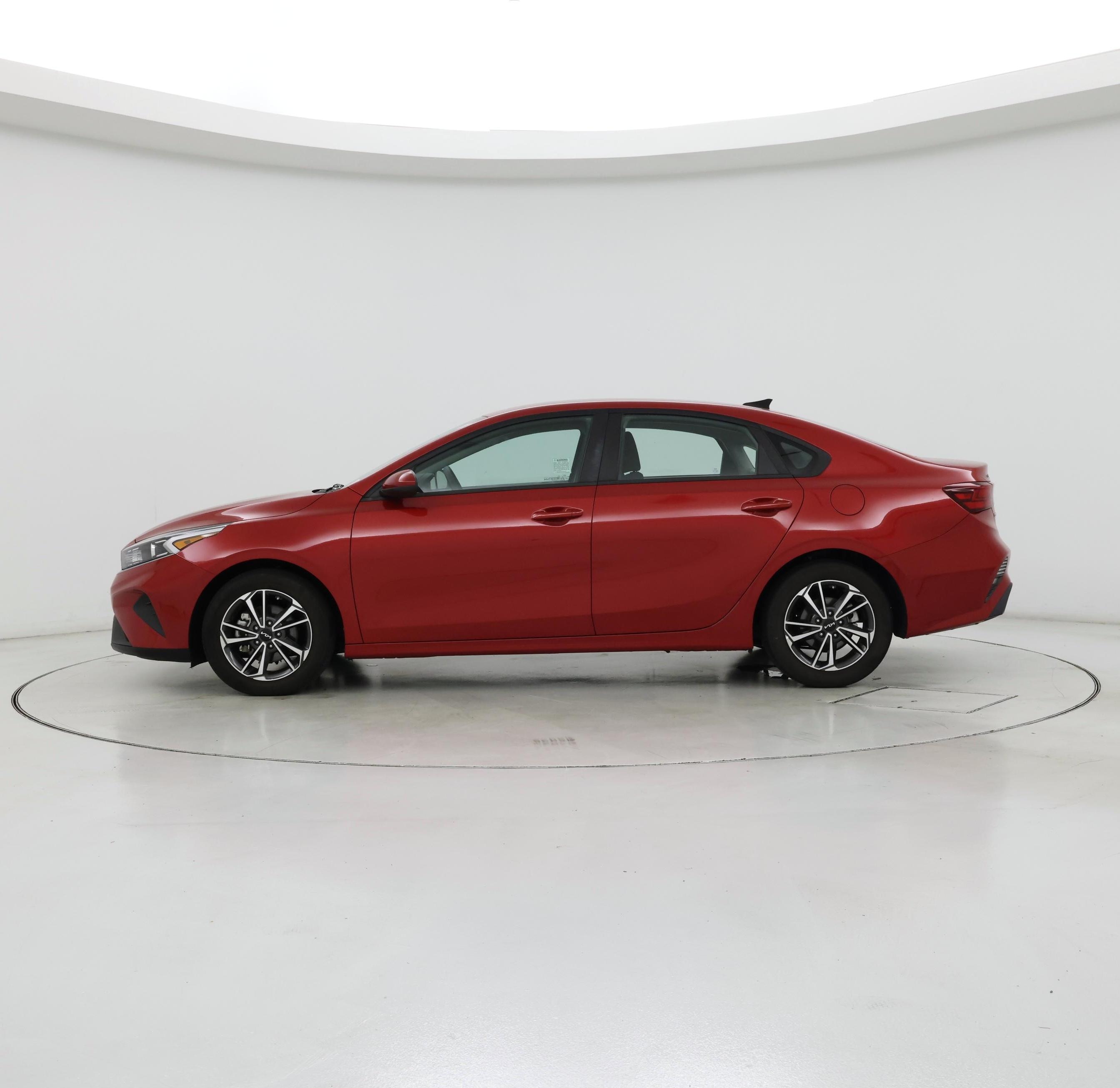 Thumbnail: 2022 Kia Forte - 3