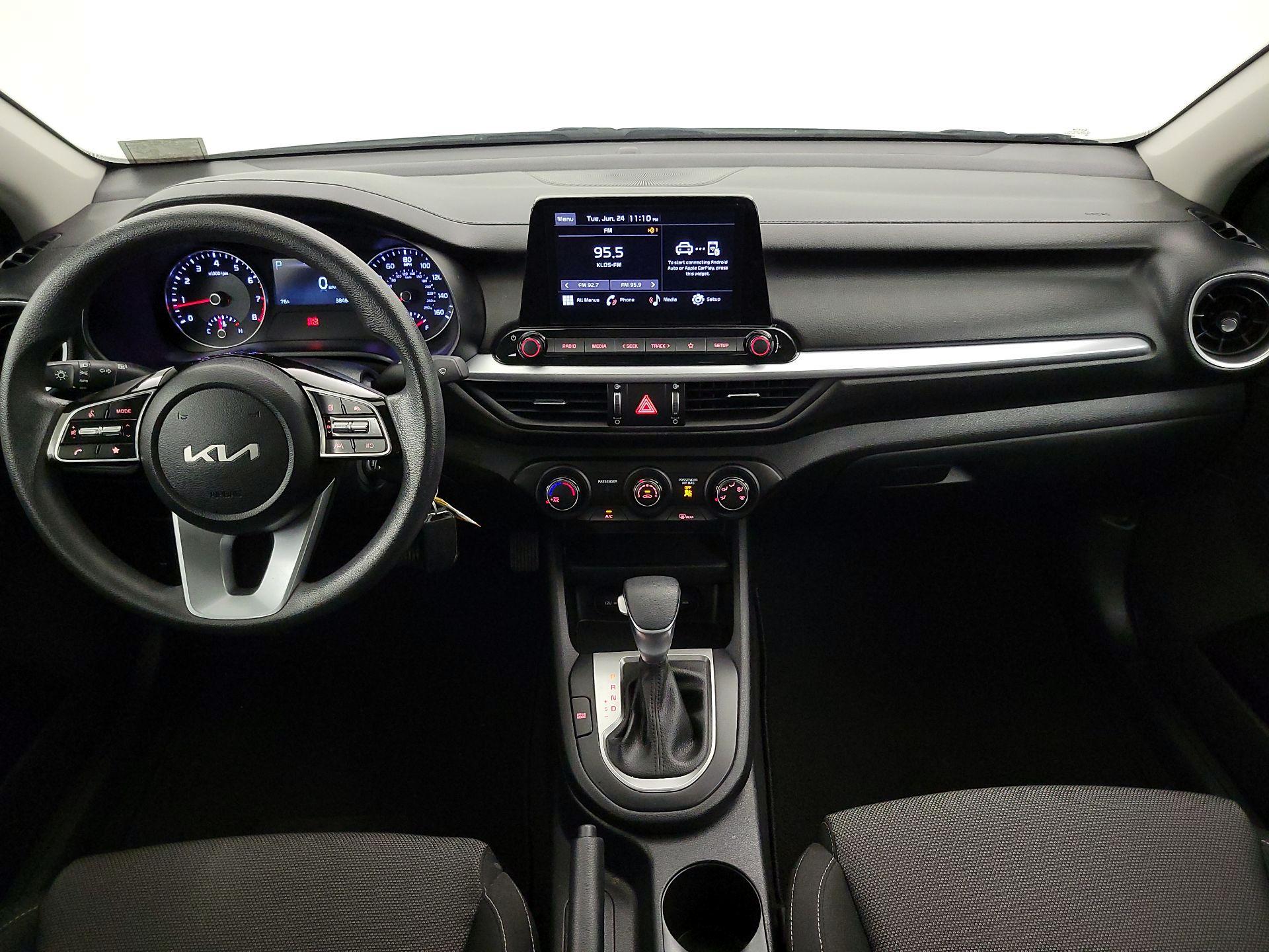 Thumbnail: 2022 Kia Forte - 9