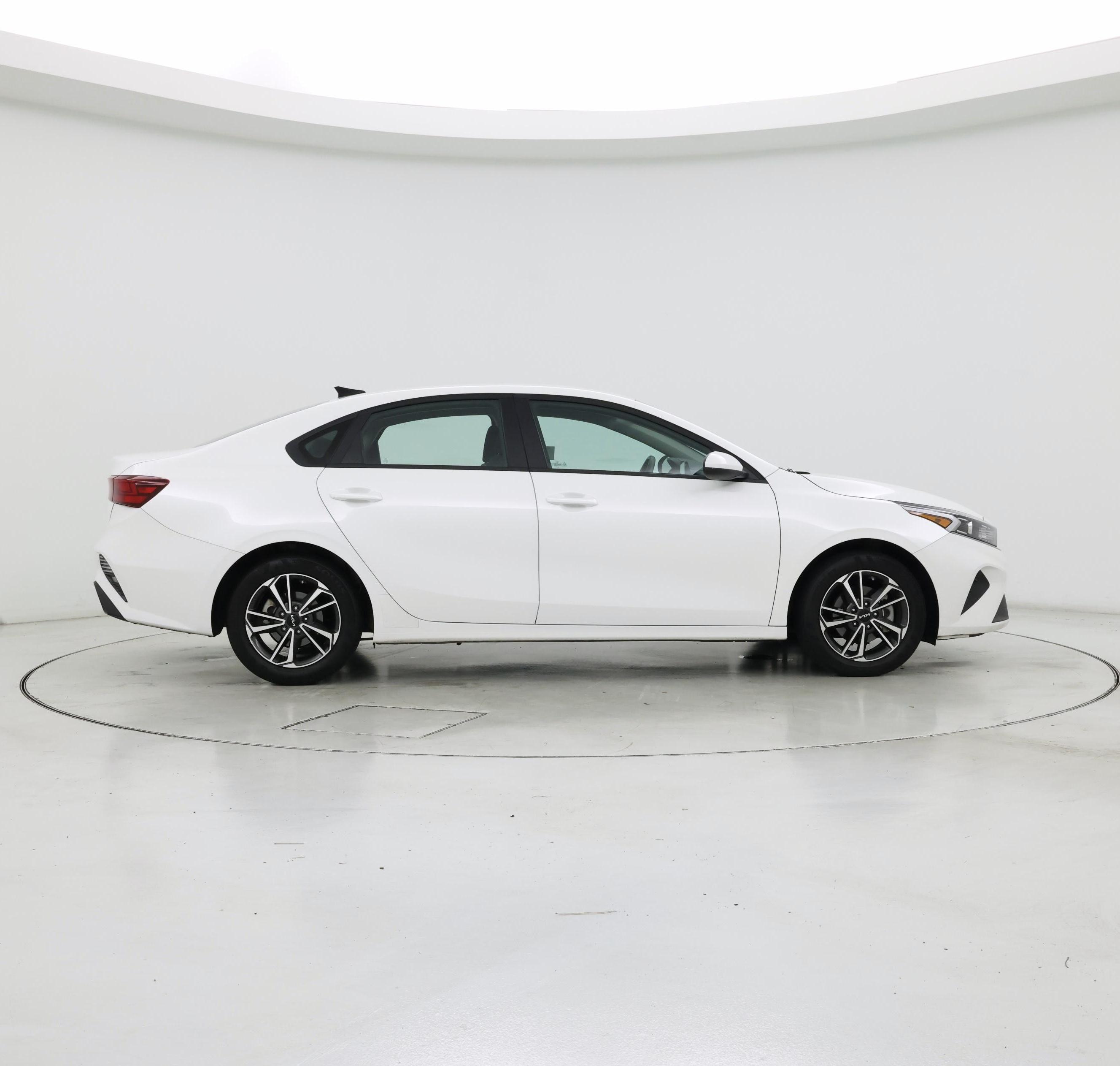 Thumbnail: 2022 Kia Forte - 7