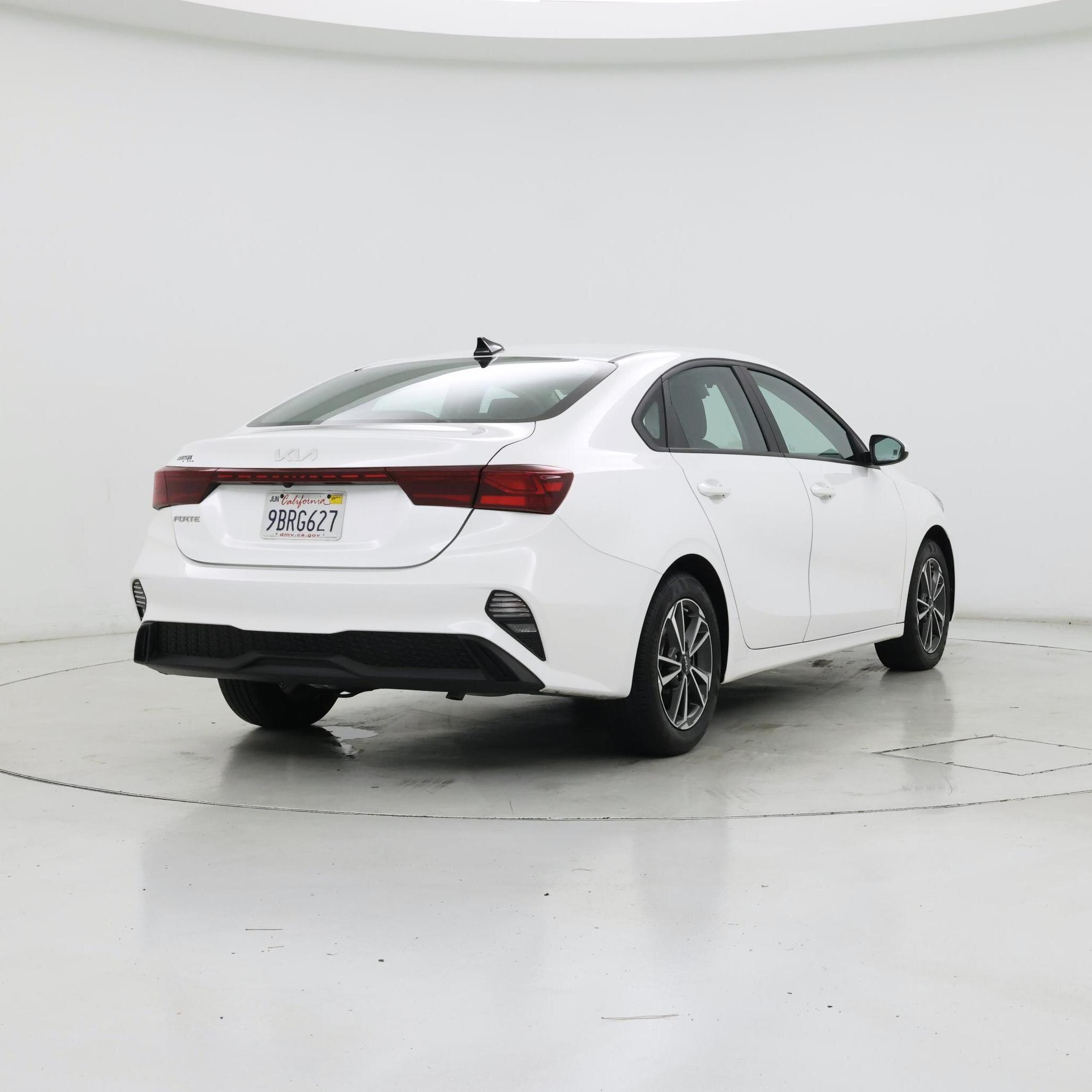 Thumbnail: 2022 Kia Forte - 8