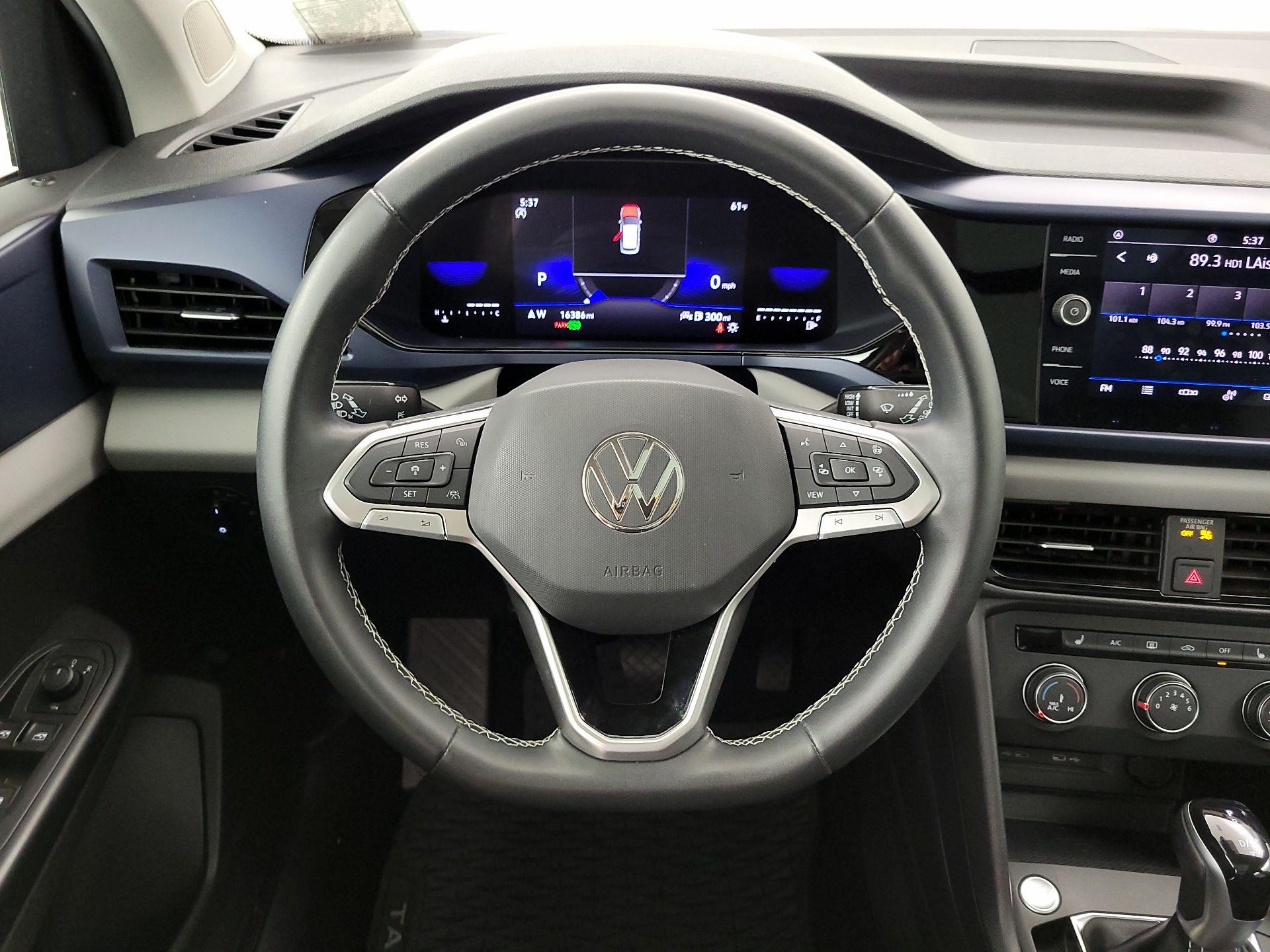 Thumbnail: 2022 Volkswagen Taos - 10
