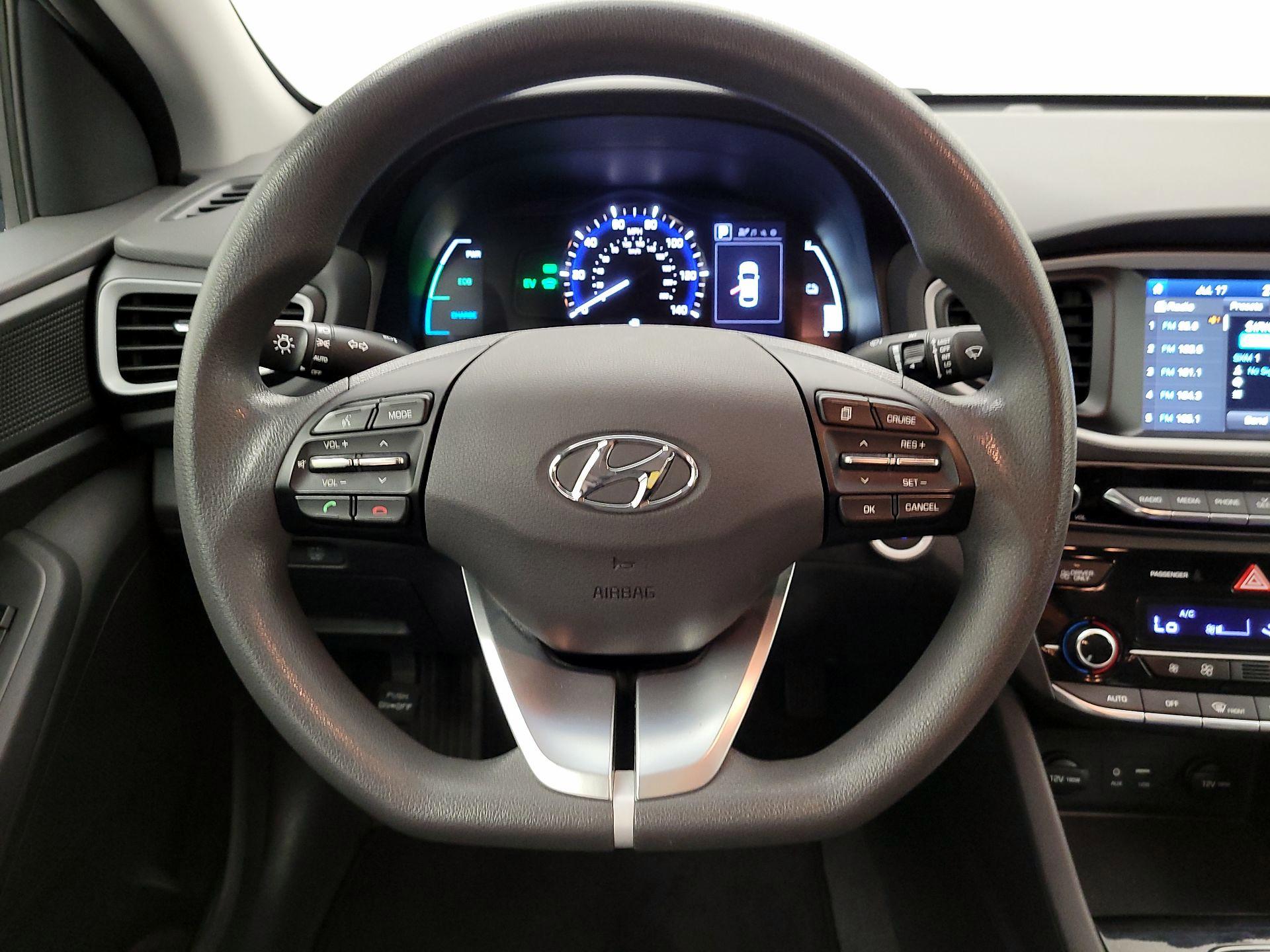 Thumbnail: 2017 Hyundai Ioniq - 10