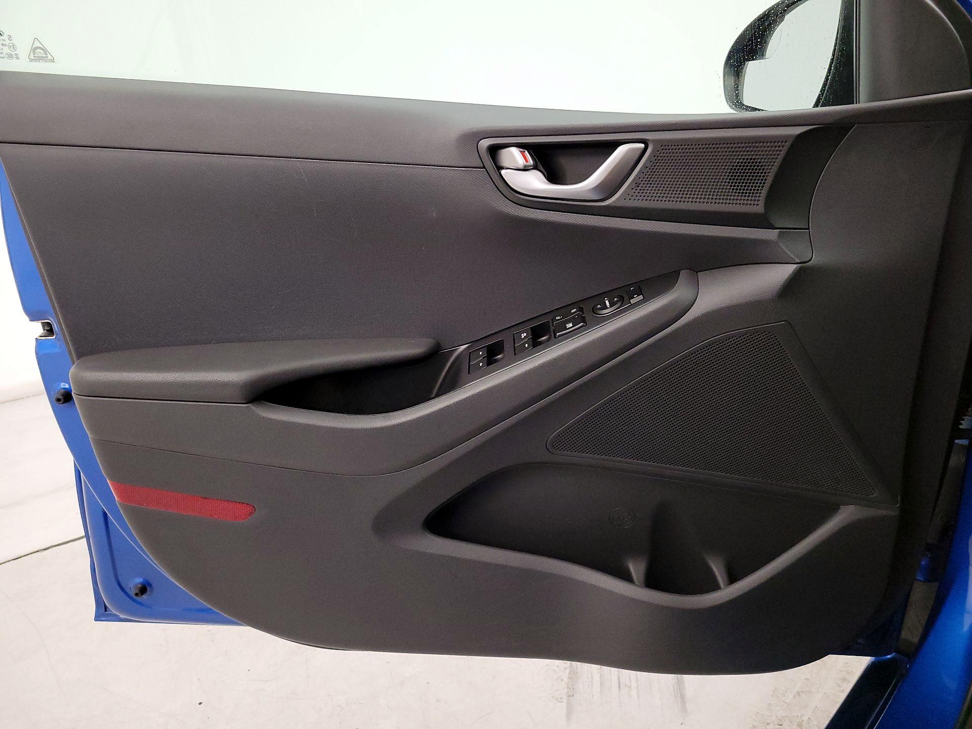 Thumbnail: 2017 Hyundai Ioniq - 12