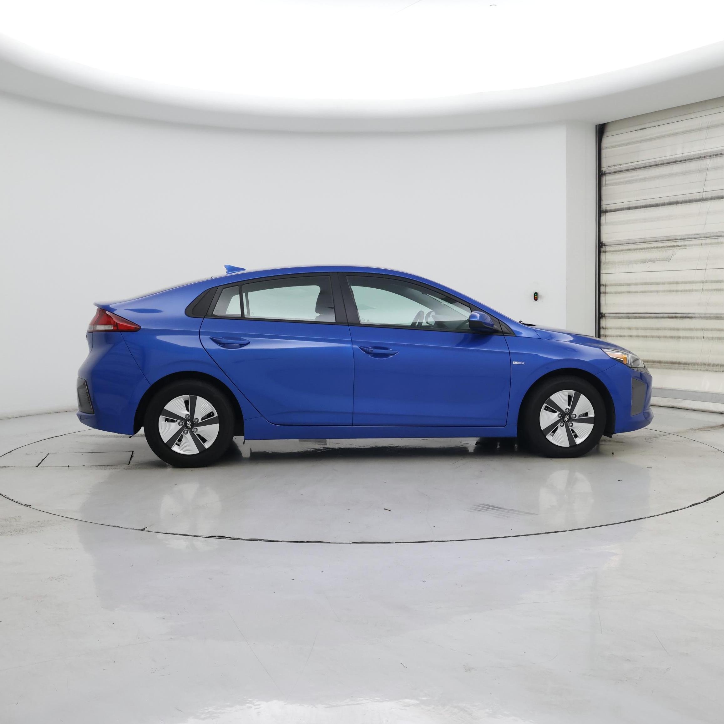 Thumbnail: 2017 Hyundai Ioniq - 7