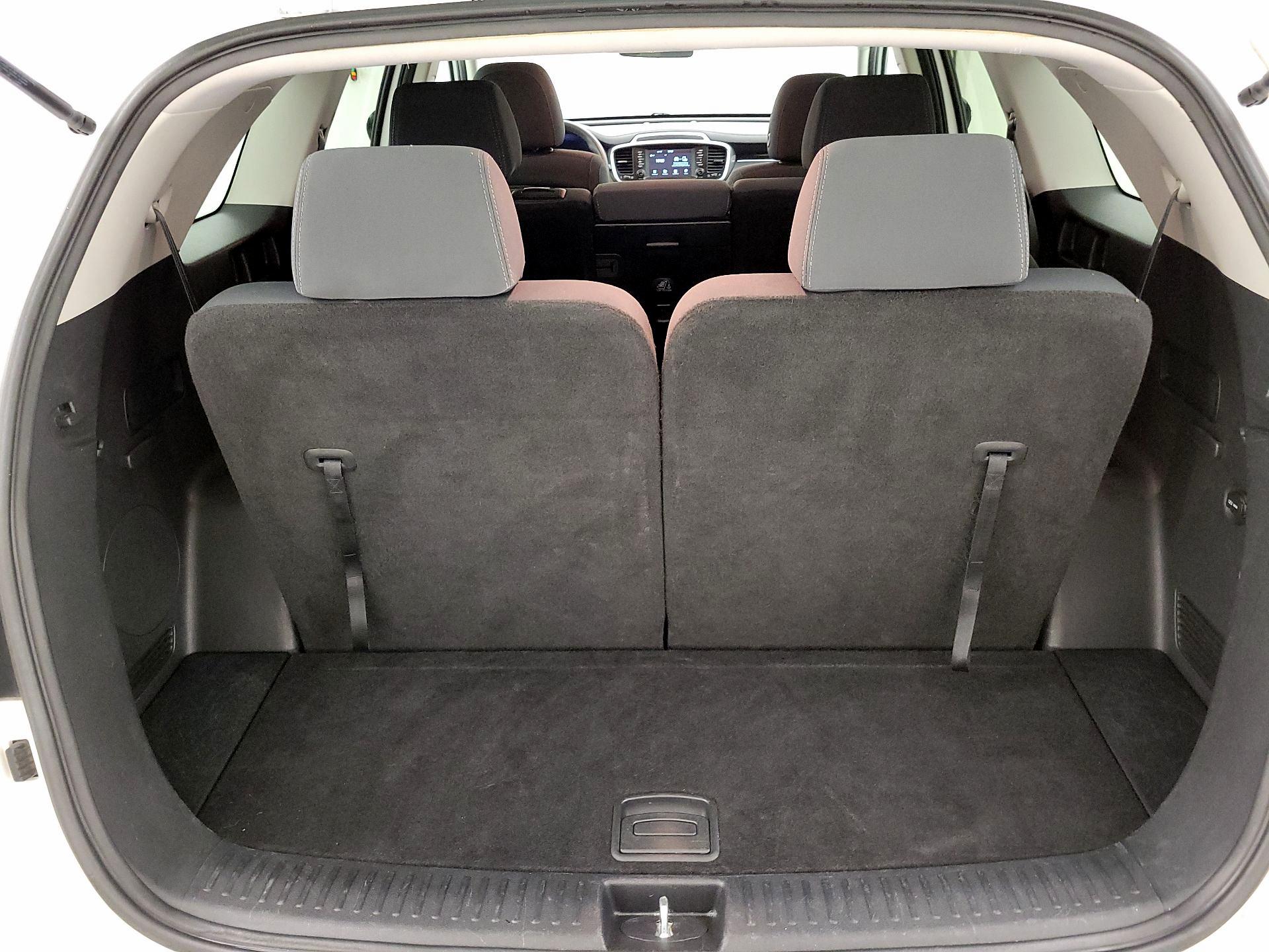 Thumbnail: 2019 Kia Sorento - 17