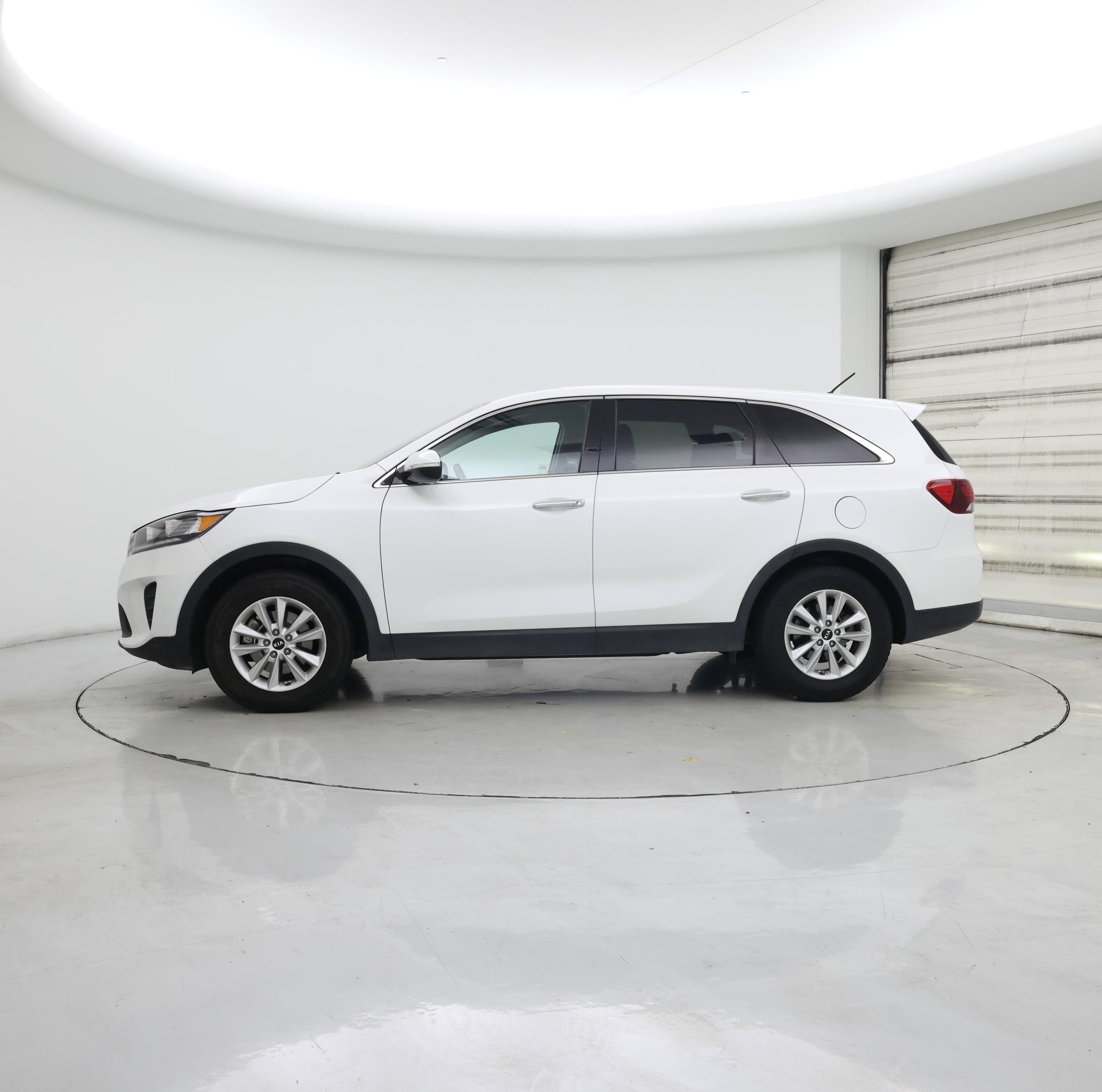 Thumbnail: 2019 Kia Sorento - 3