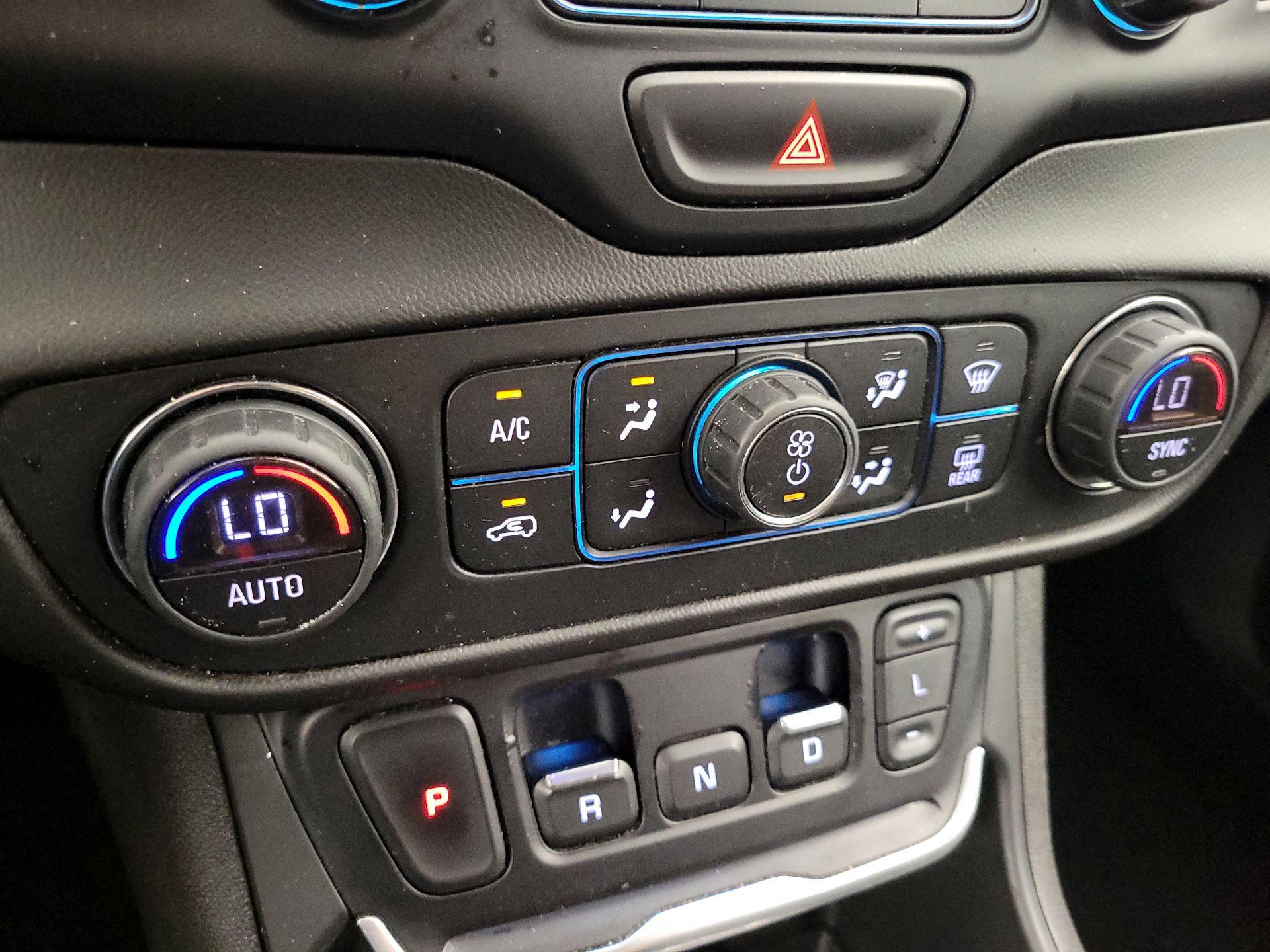 Thumbnail: 2020 GMC Terrain - 16