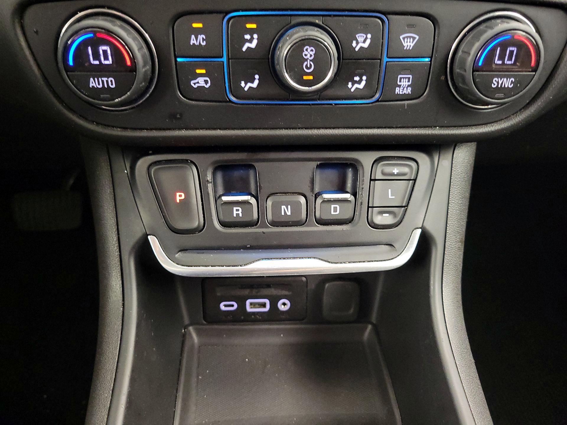 Thumbnail: 2020 GMC Terrain - 17