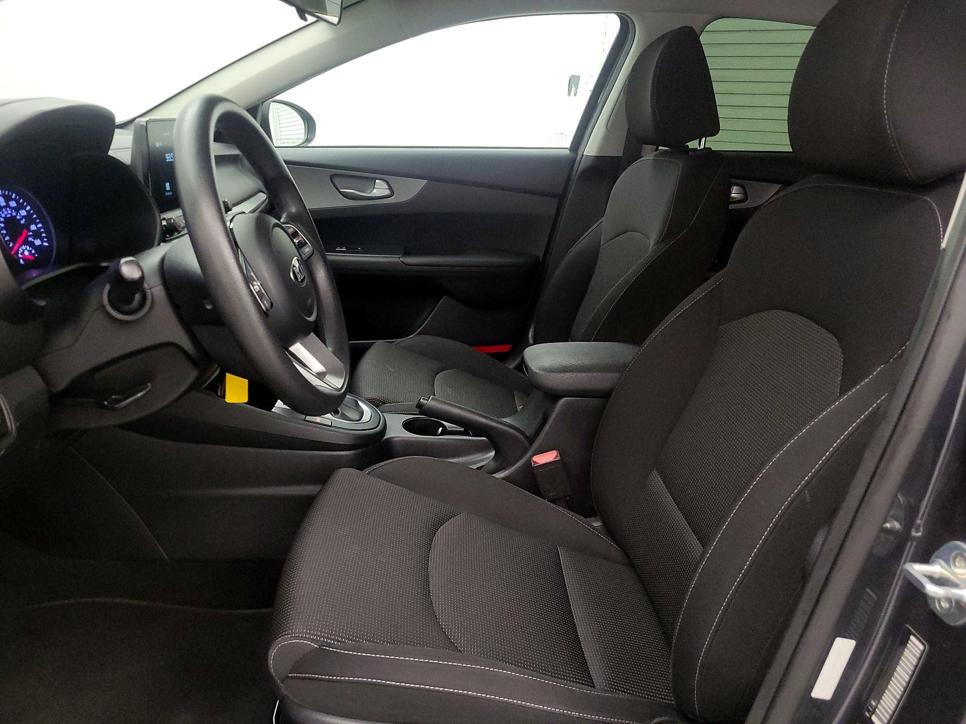 Thumbnail: 2019 Kia Forte - 11