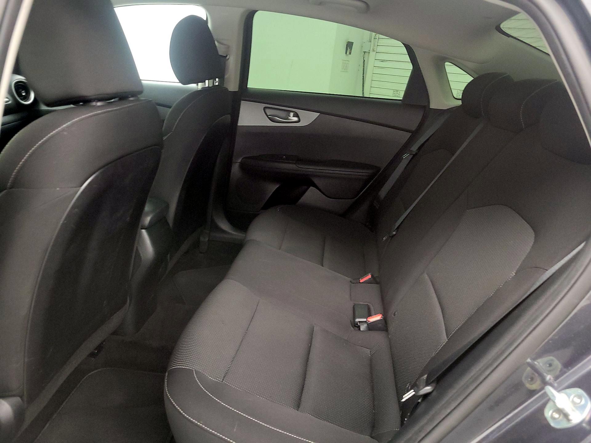Thumbnail: 2019 Kia Forte - 19