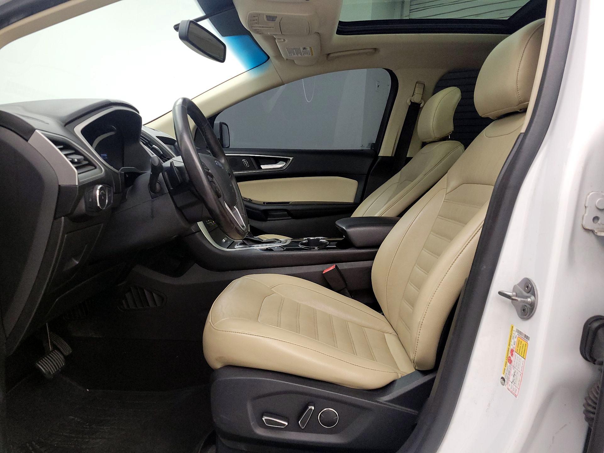 Thumbnail: 2015 Ford Edge - 11