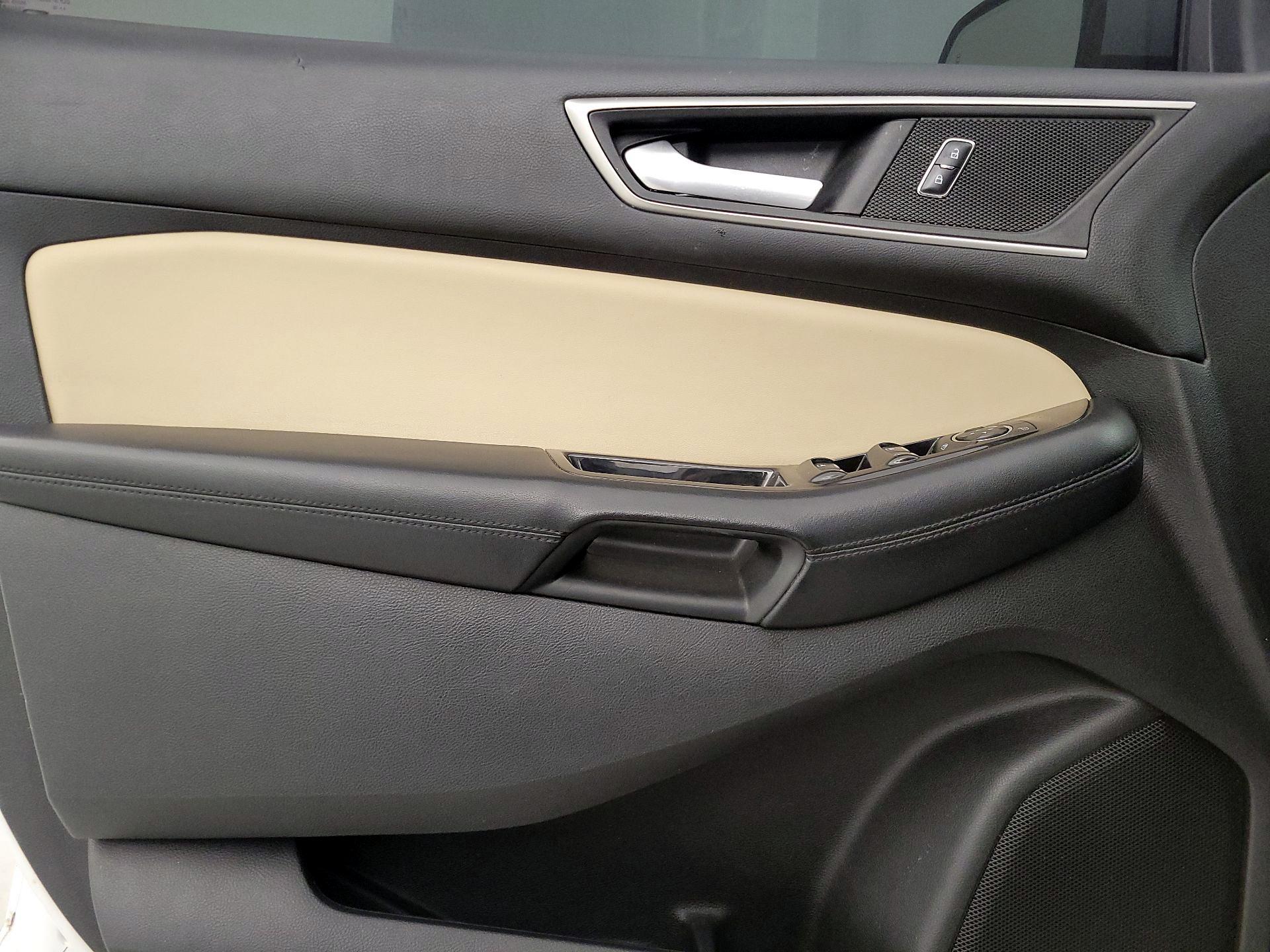 Thumbnail: 2015 Ford Edge - 12