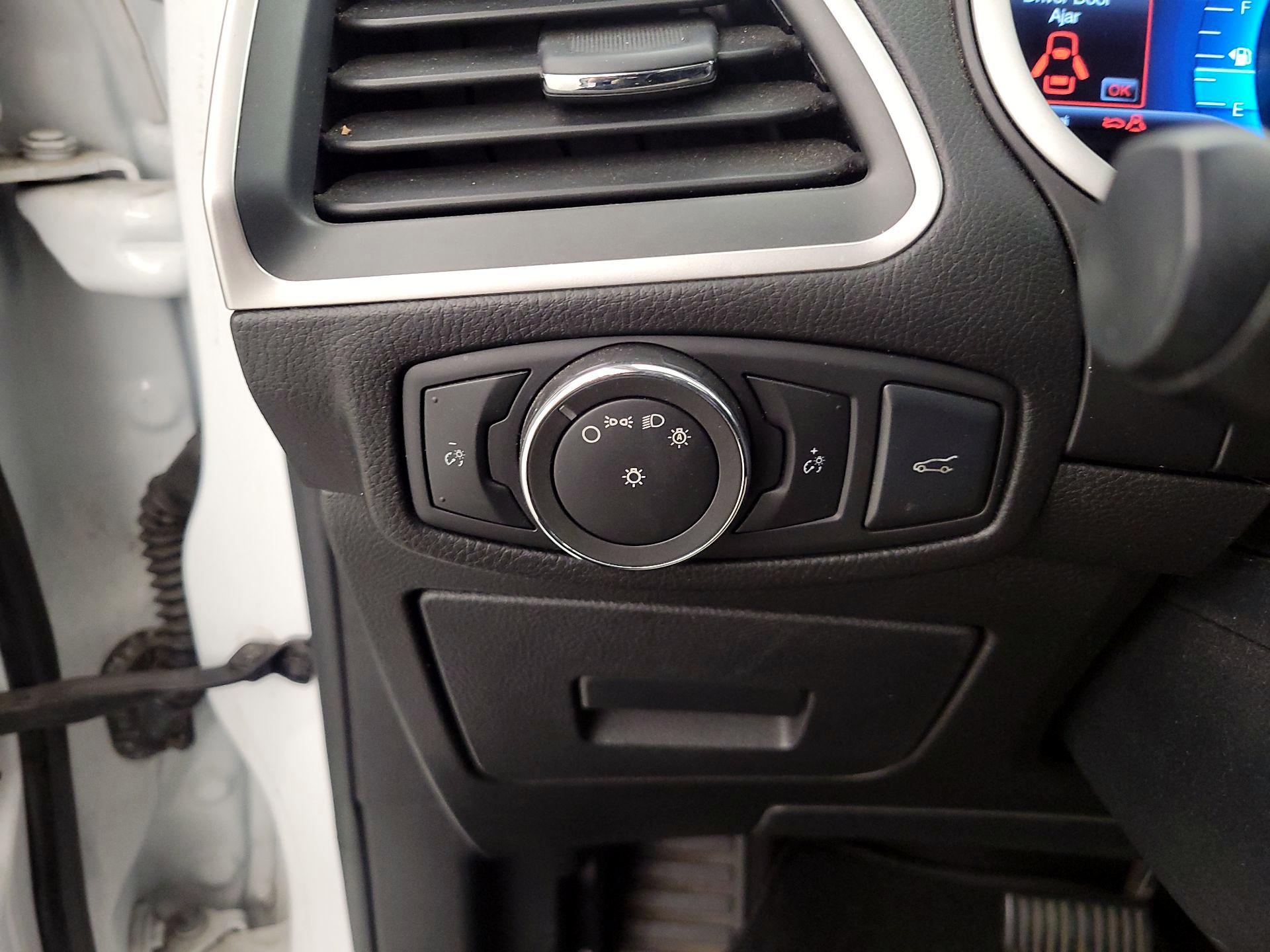 Thumbnail: 2015 Ford Edge - 13