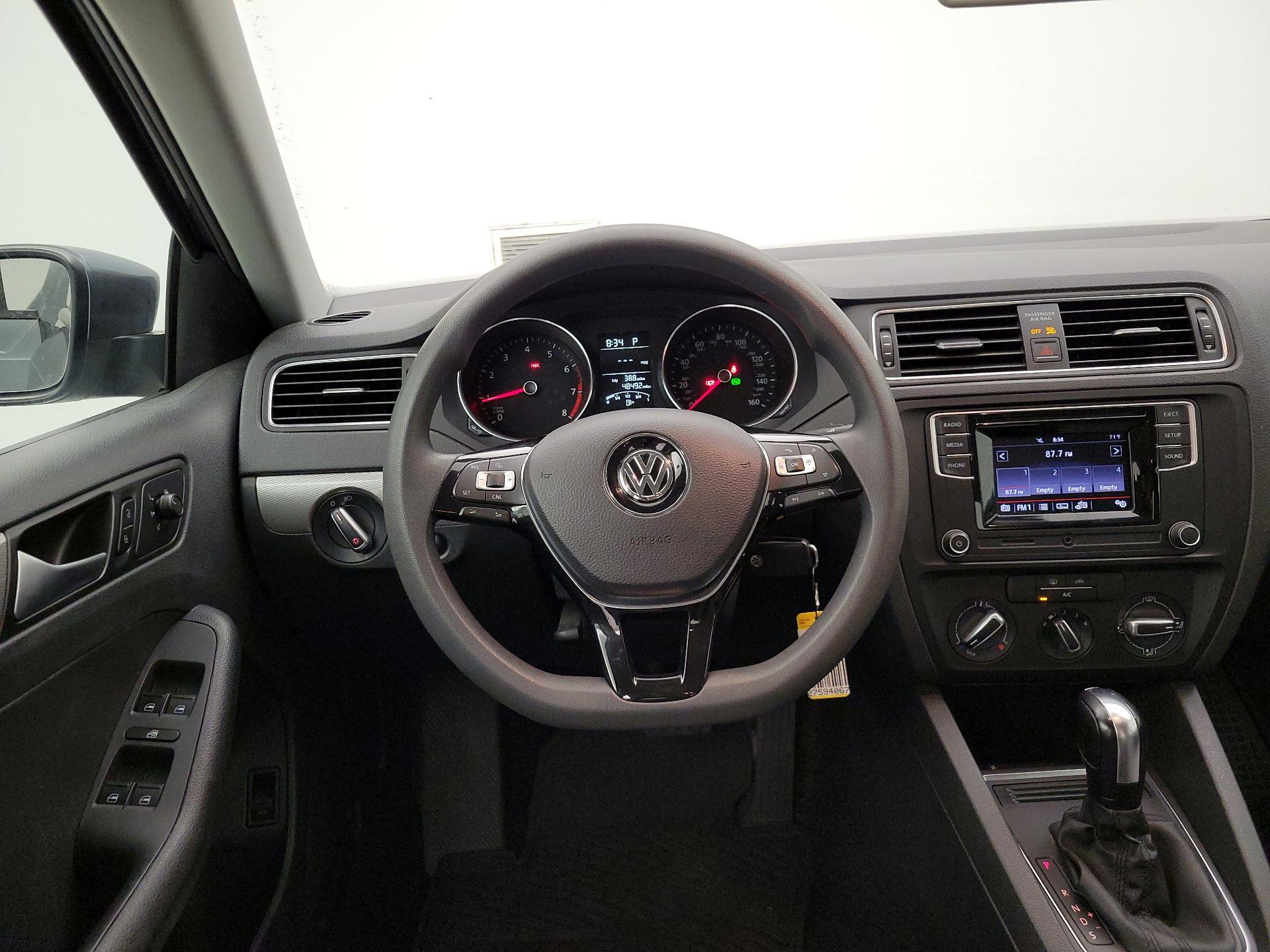 Thumbnail: 2018 Volkswagen Jetta - 10