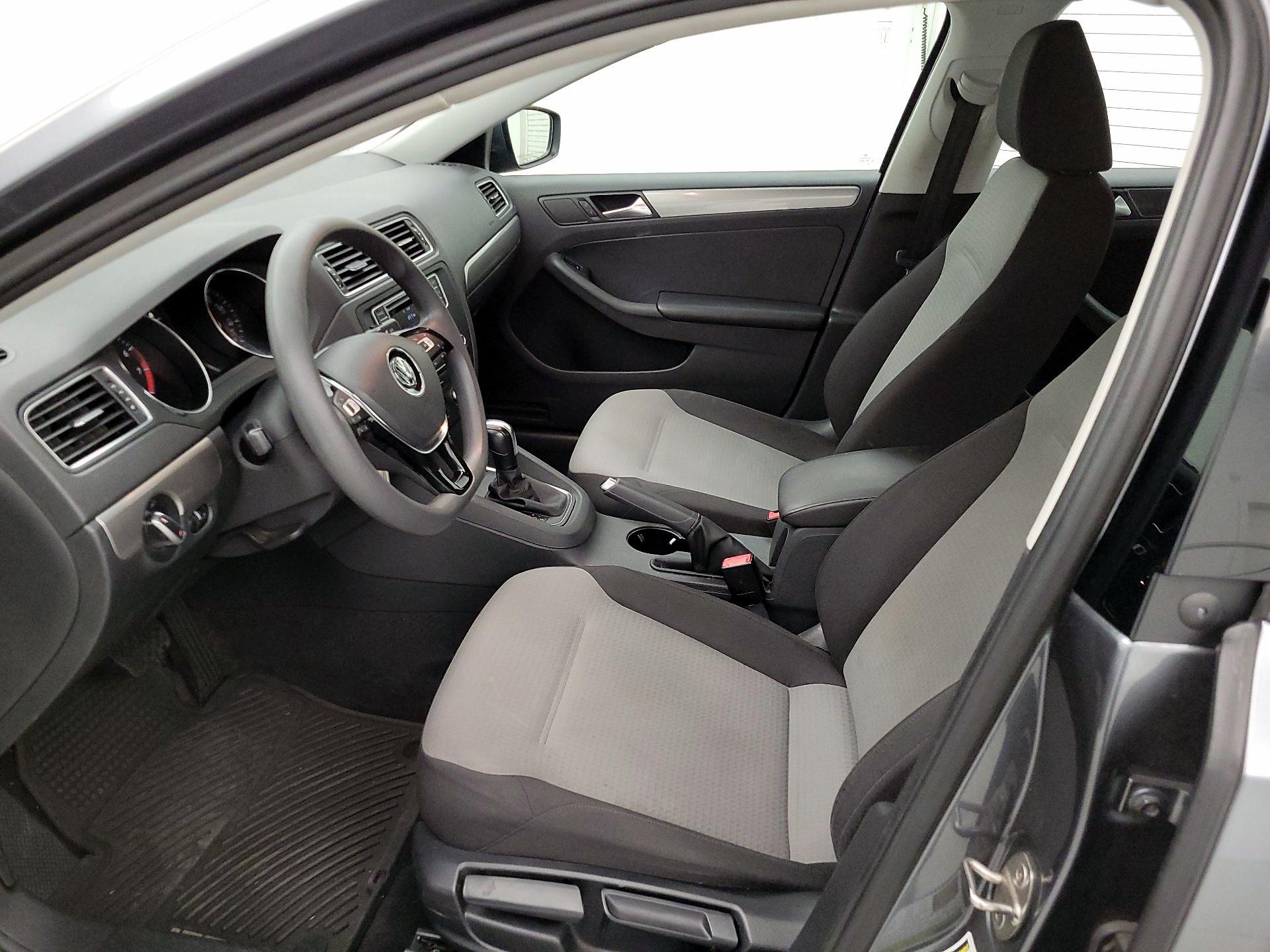 Thumbnail: 2018 Volkswagen Jetta - 11