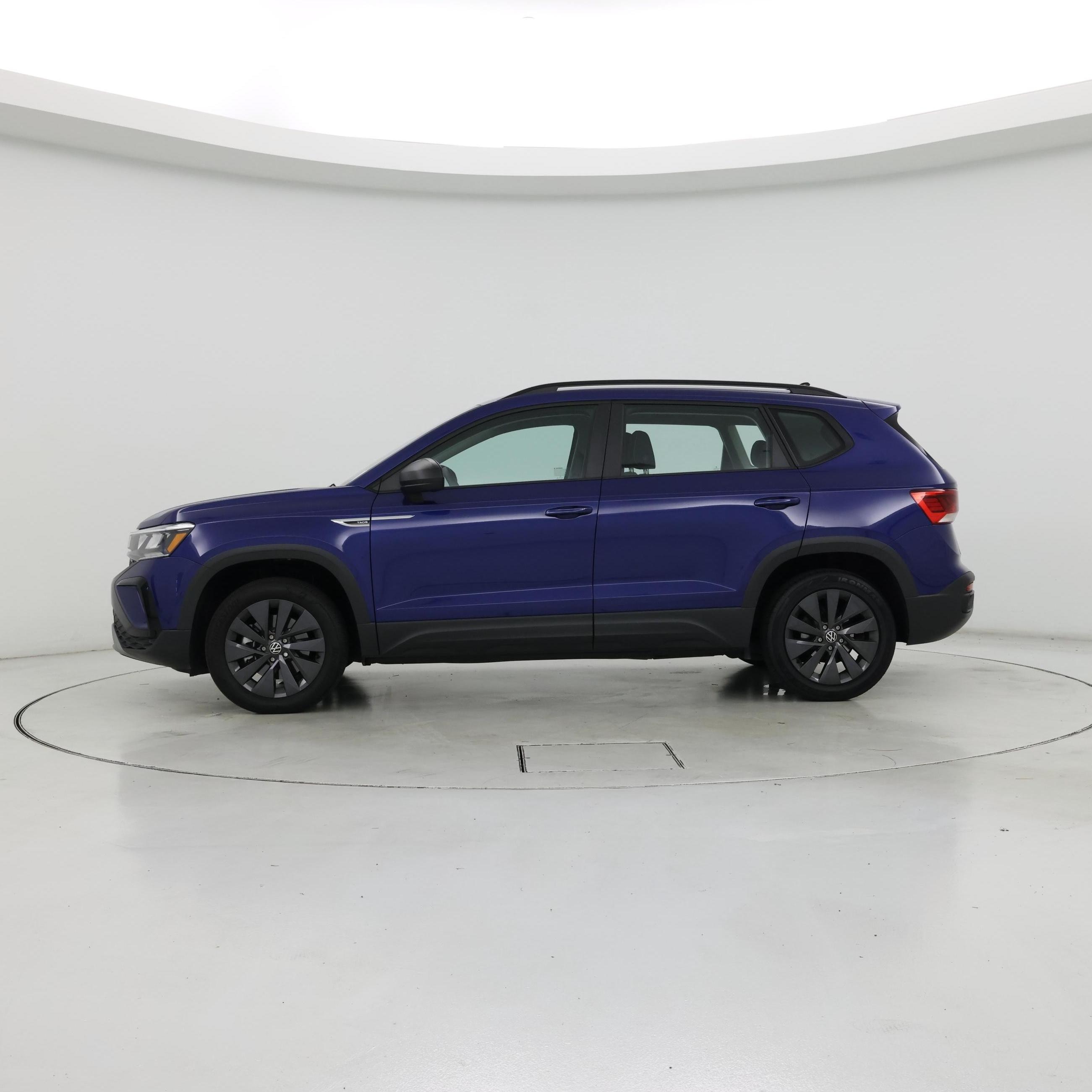 Thumbnail: 2022 Volkswagen Taos - 3