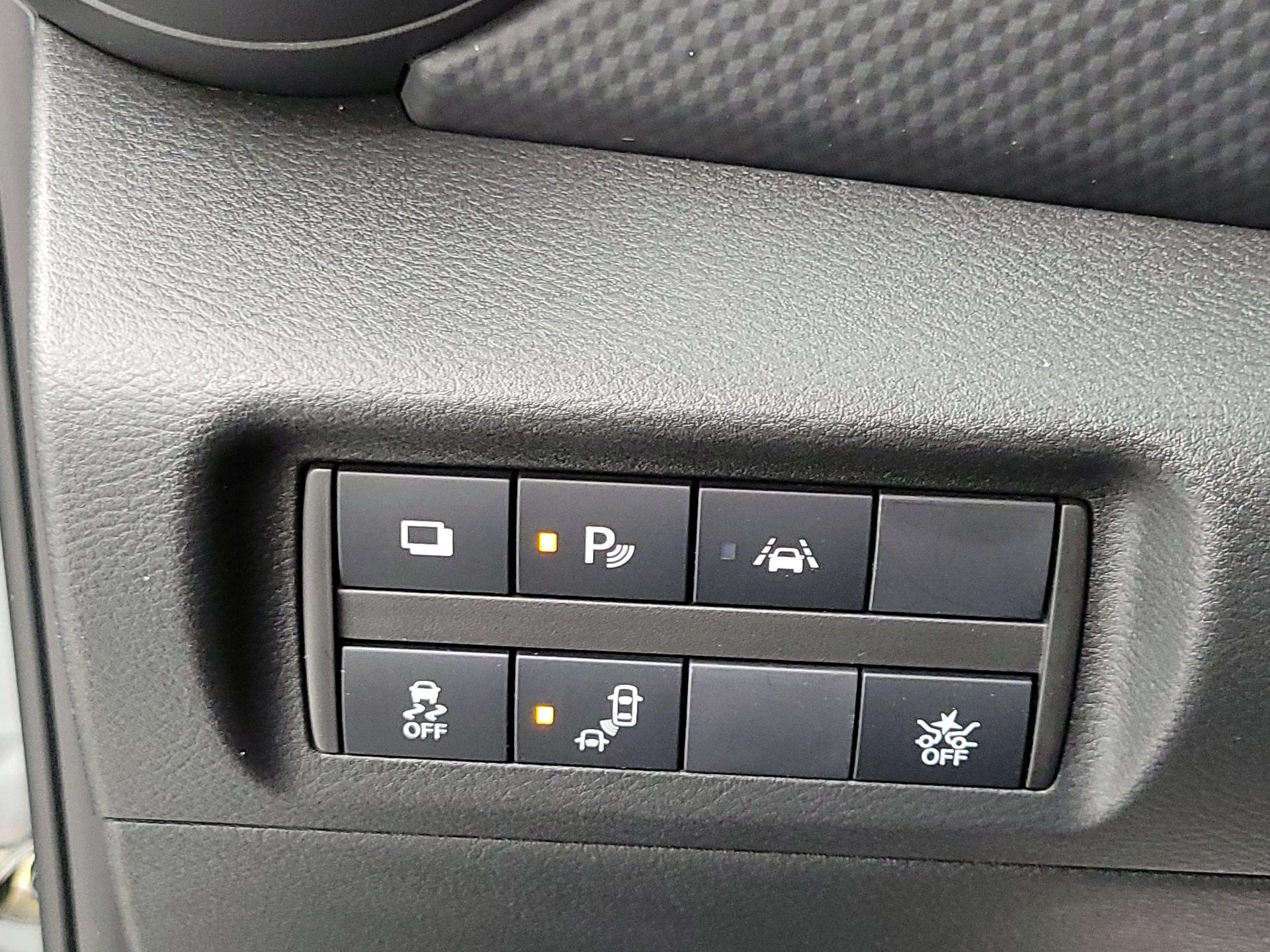 Thumbnail: 2021 Nissan Kicks - 13
