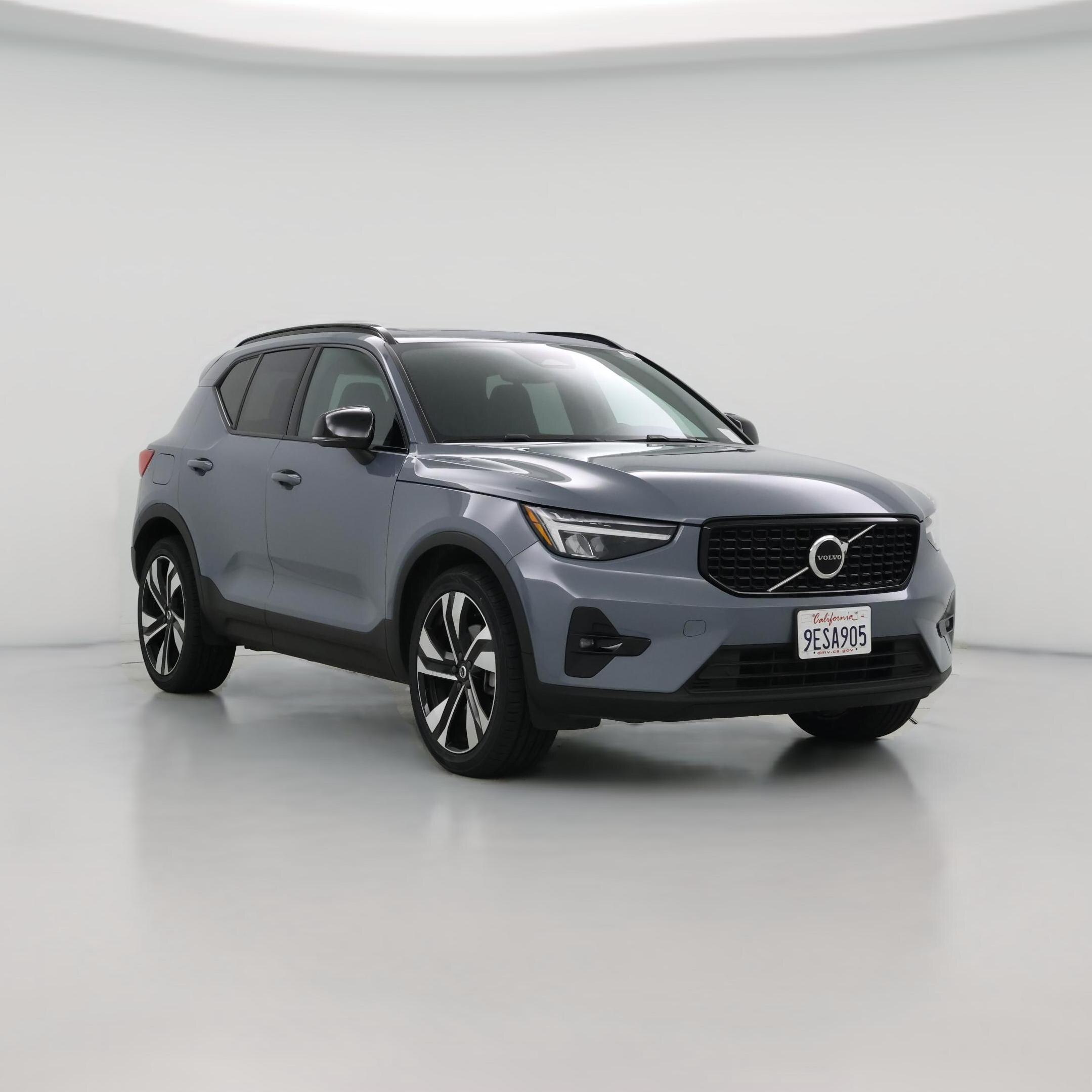 Thumbnail: 2023 Volvo XC40 - 1