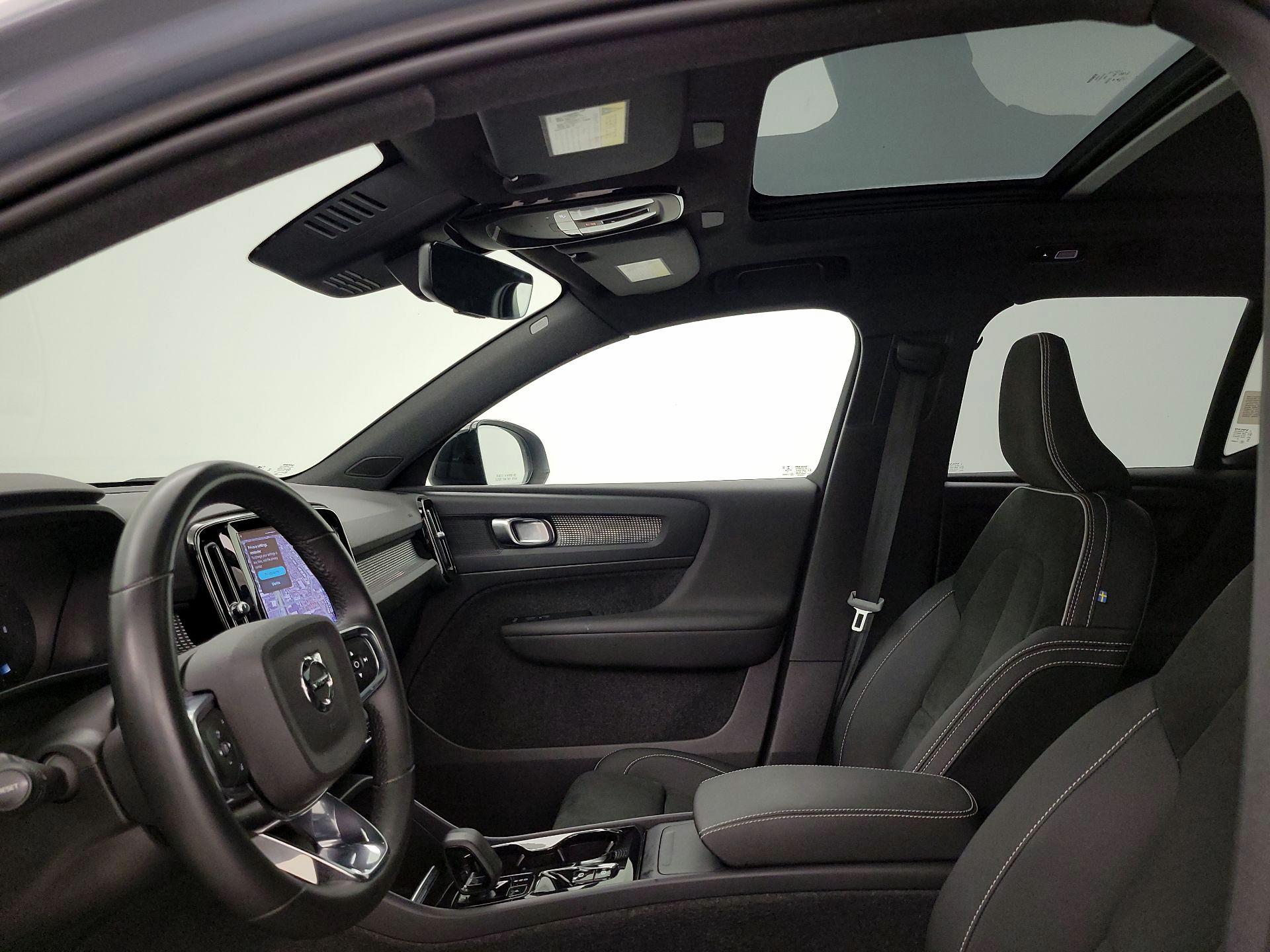 Thumbnail: 2023 Volvo XC40 - 20