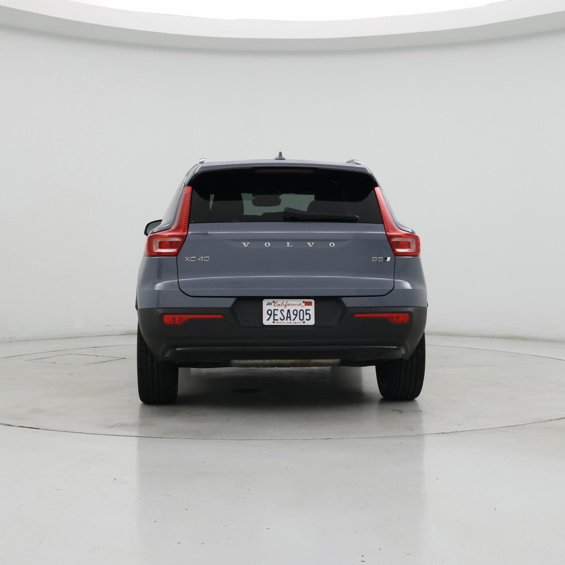 Thumbnail: 2023 Volvo XC40 - 6