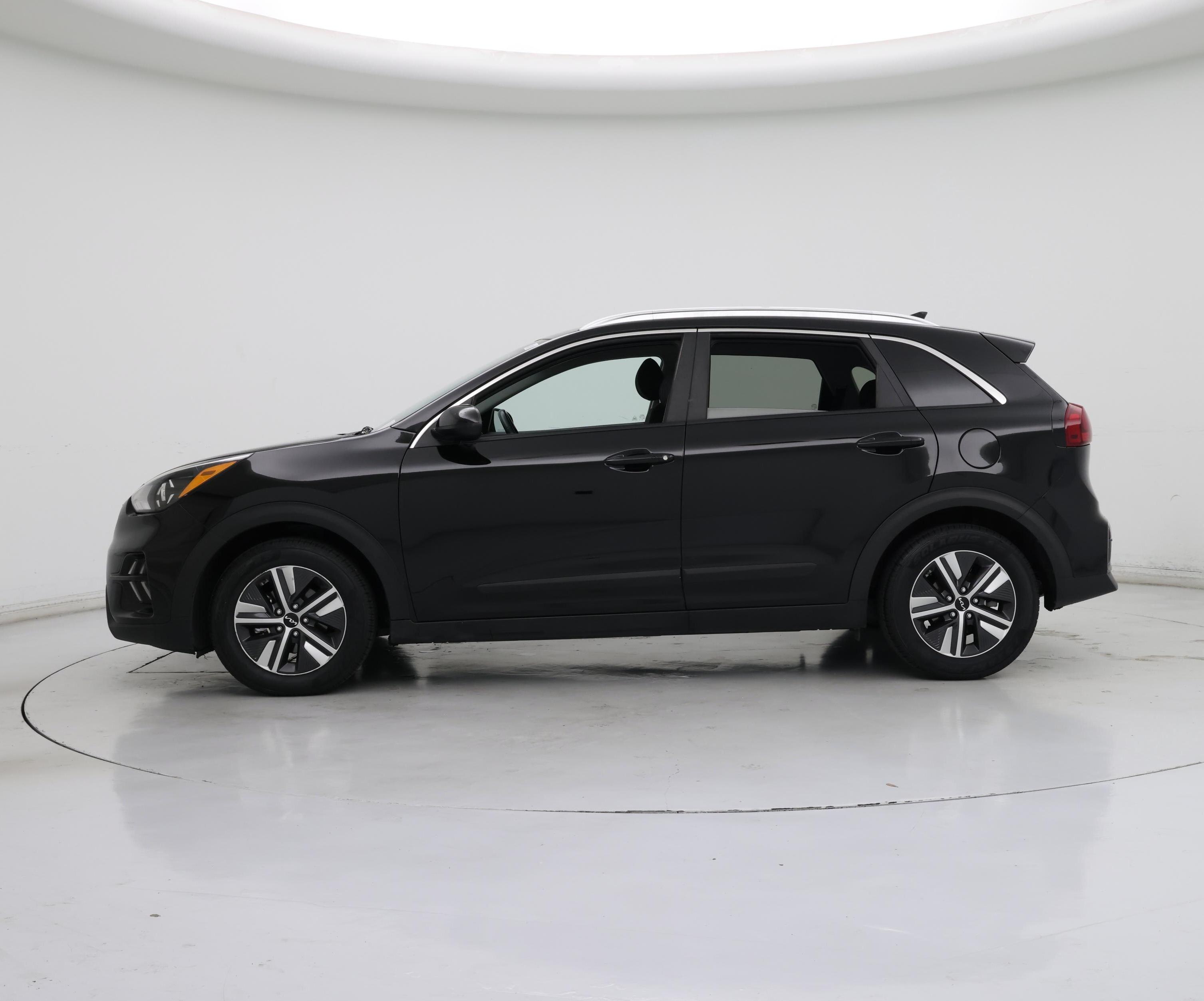 Thumbnail: 2022 Kia Niro - 3