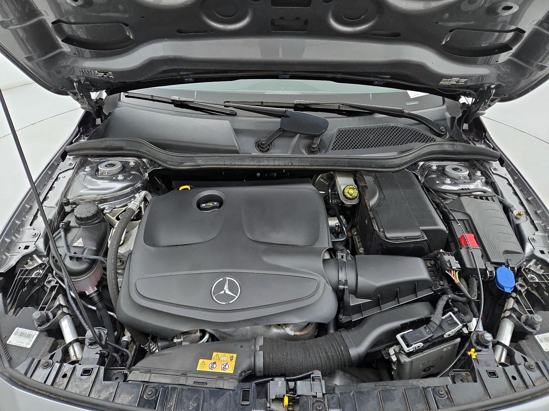 Thumbnail: 2017 Mercedes-Benz GLA - 20