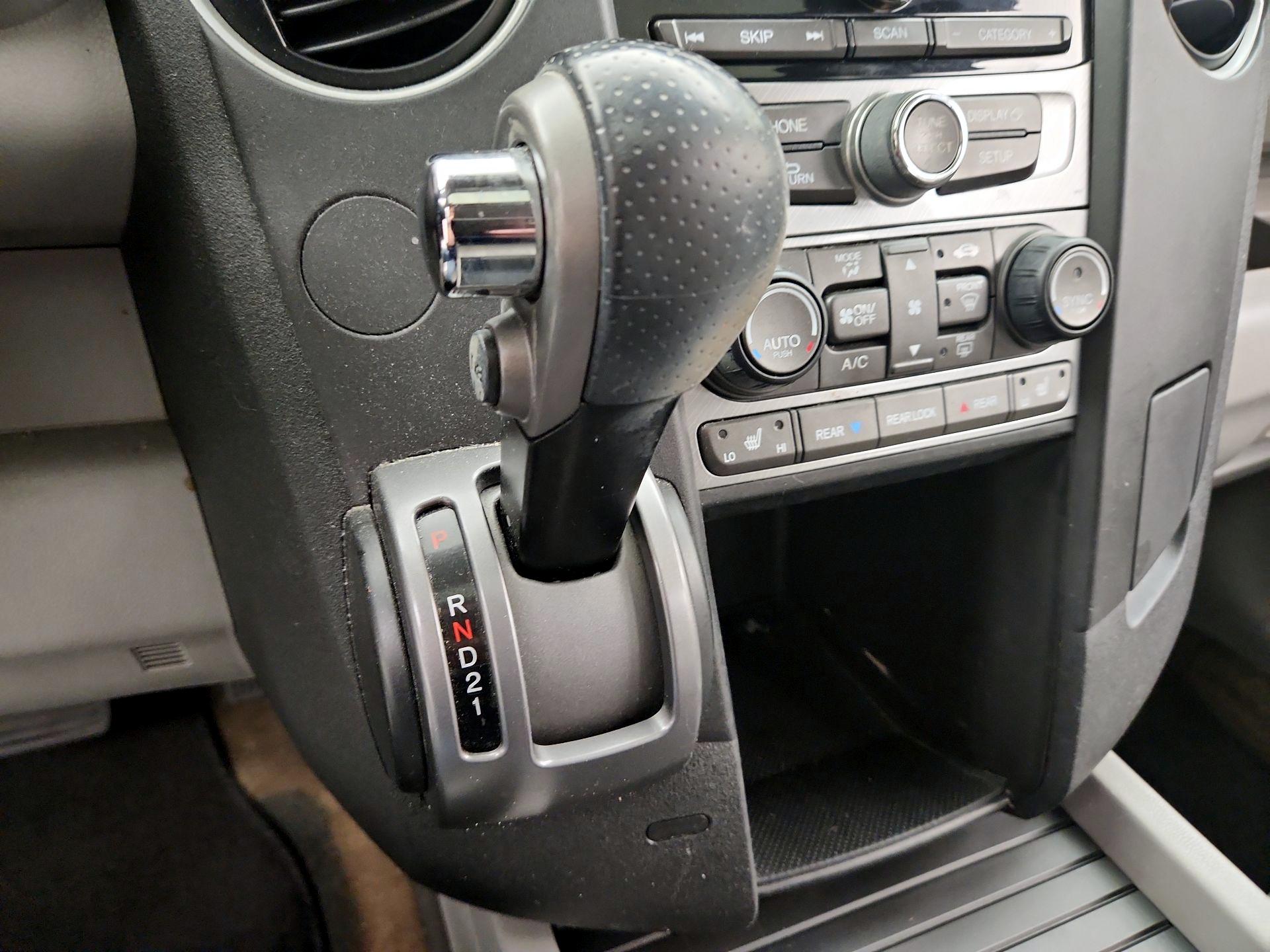 Thumbnail: 2013 Honda Pilot - 17