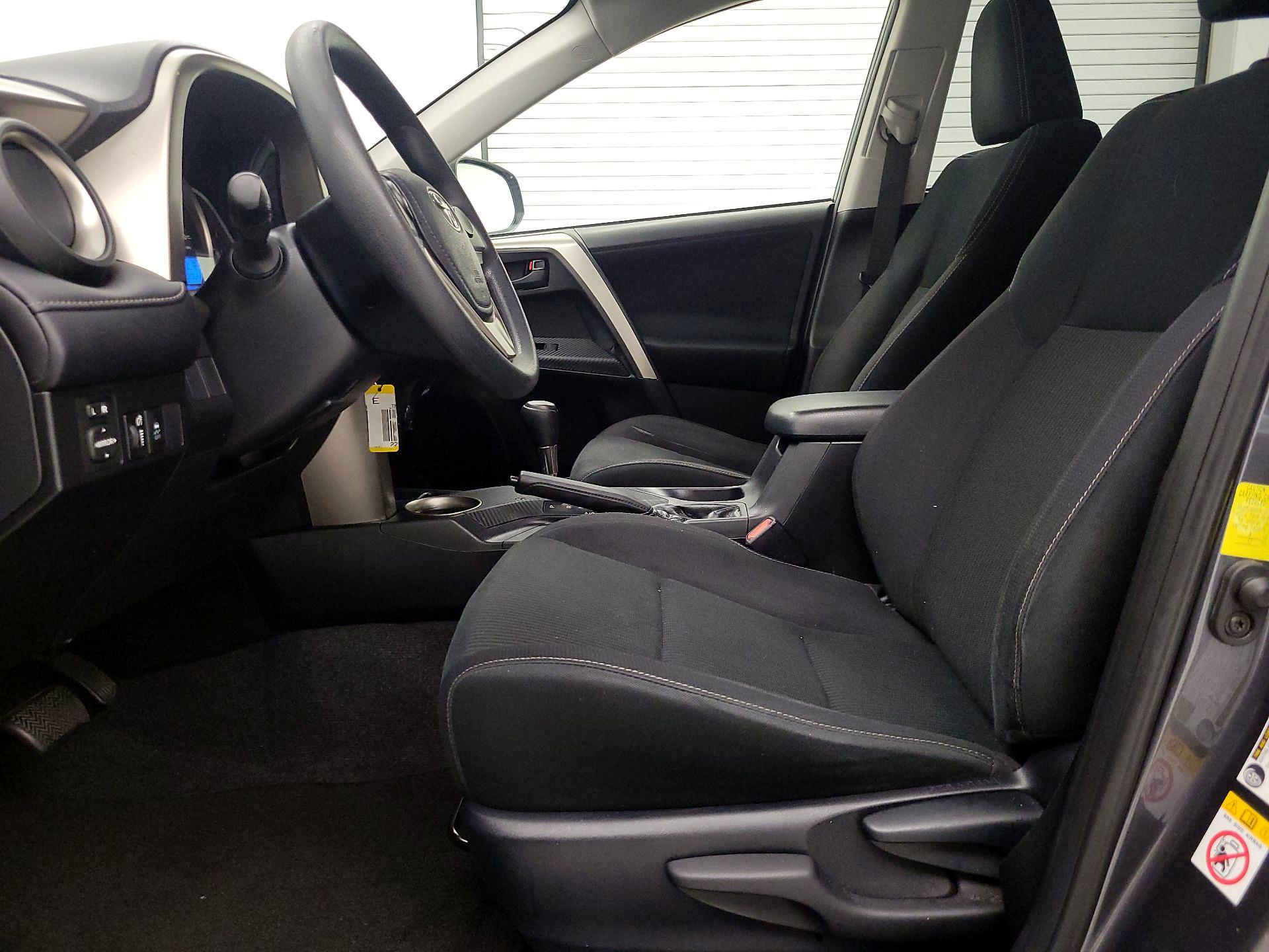 Thumbnail: 2013 Toyota RAV4 - 11