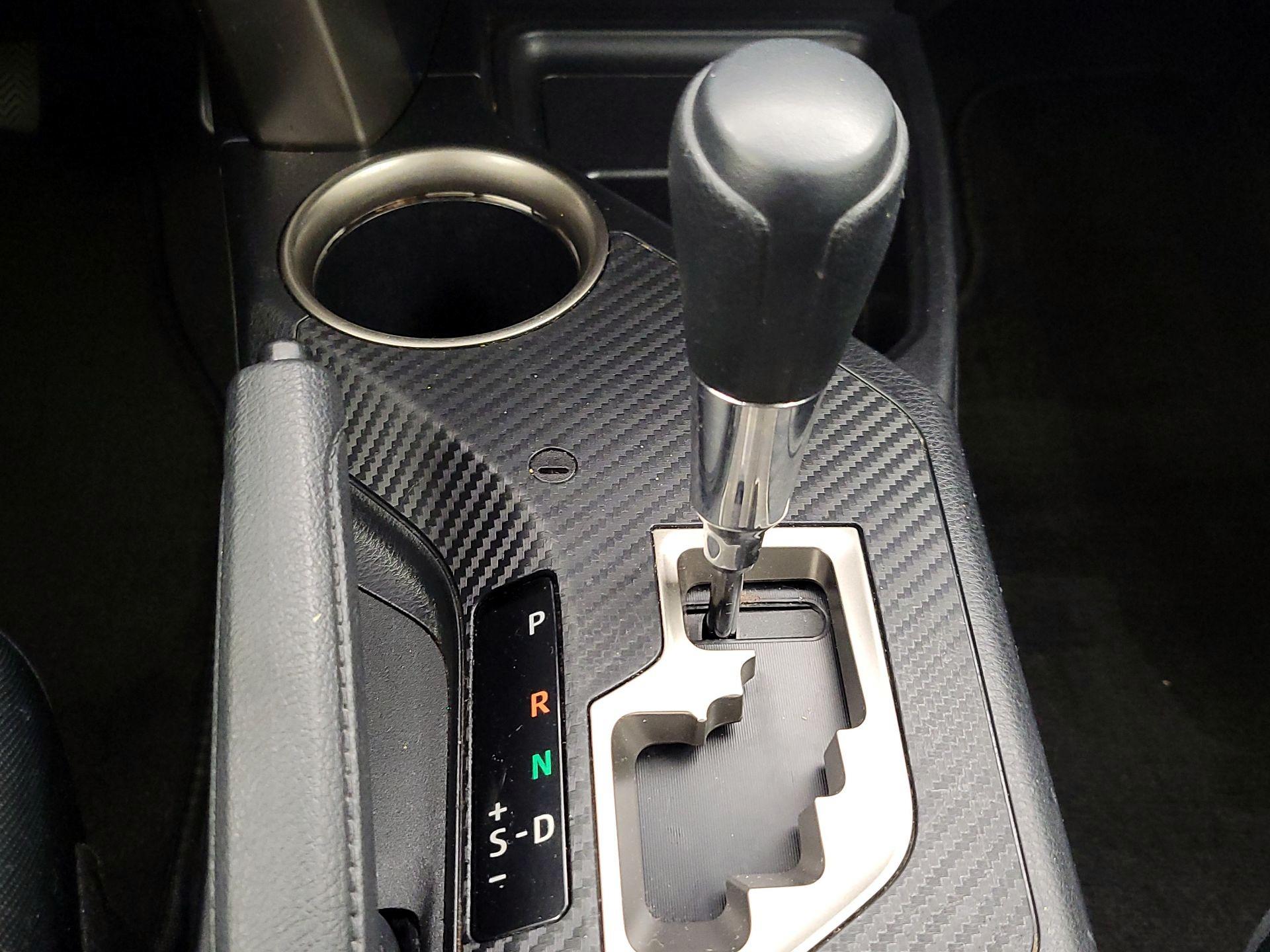 Thumbnail: 2013 Toyota RAV4 - 17