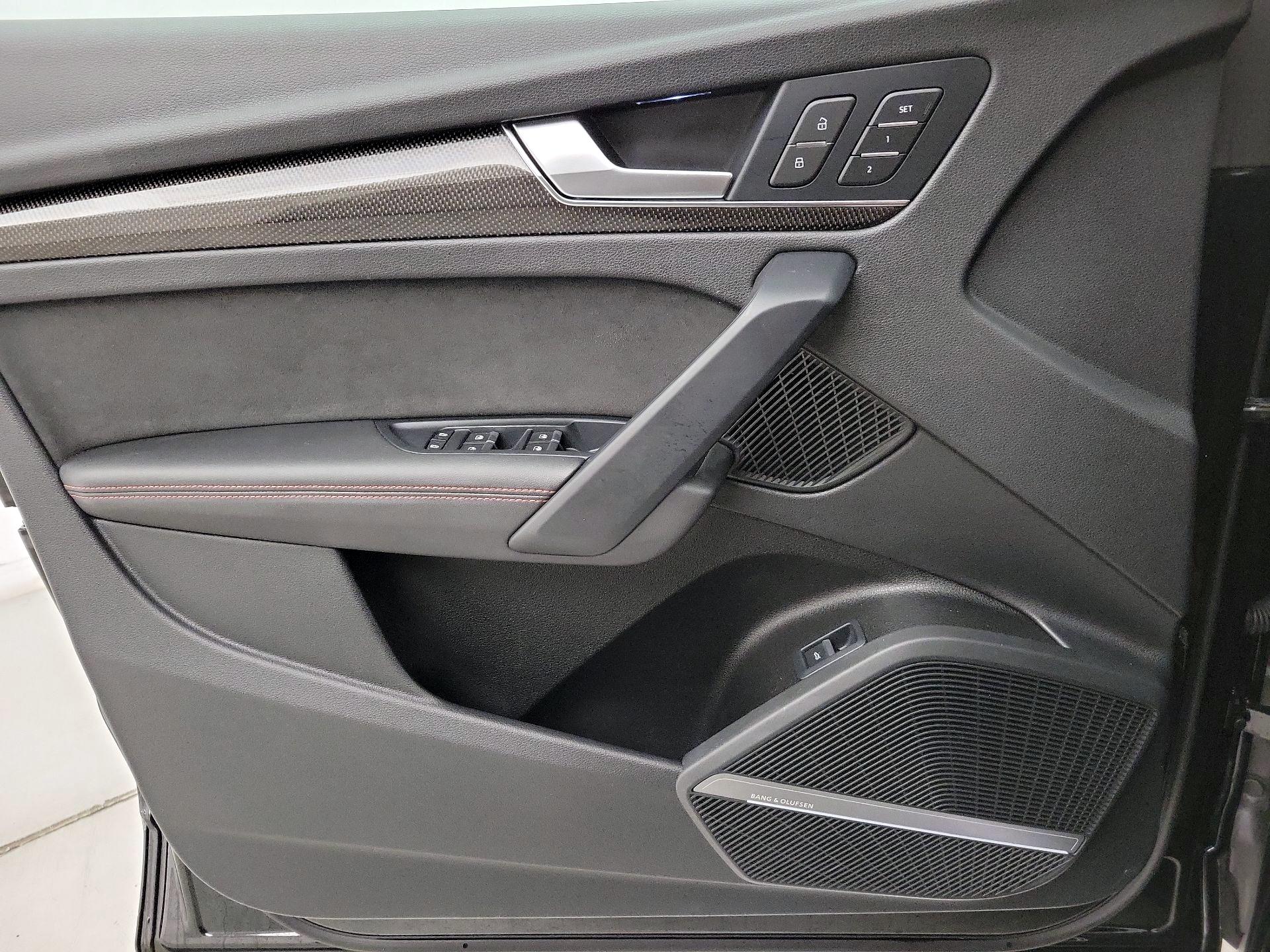 Thumbnail: 2022 Audi SQ5 - 12